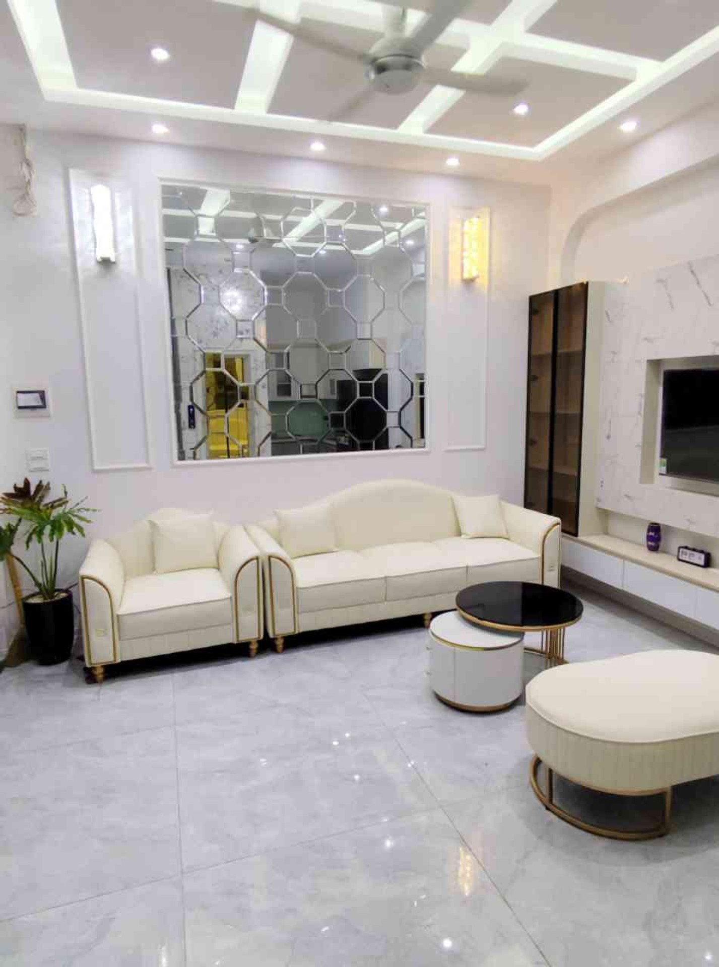 Nhà 30m² Ngay Ngõ Đẹp - Giá 7.2 Tỷ - Cơ Hội Vàng Cho ACE Kinh Doanh!