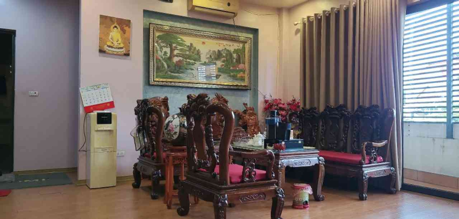 Nhà Mặt Phố Cao Cấp Tại Long Biên Với Mặt Tiền 12,3m Độc Đáo