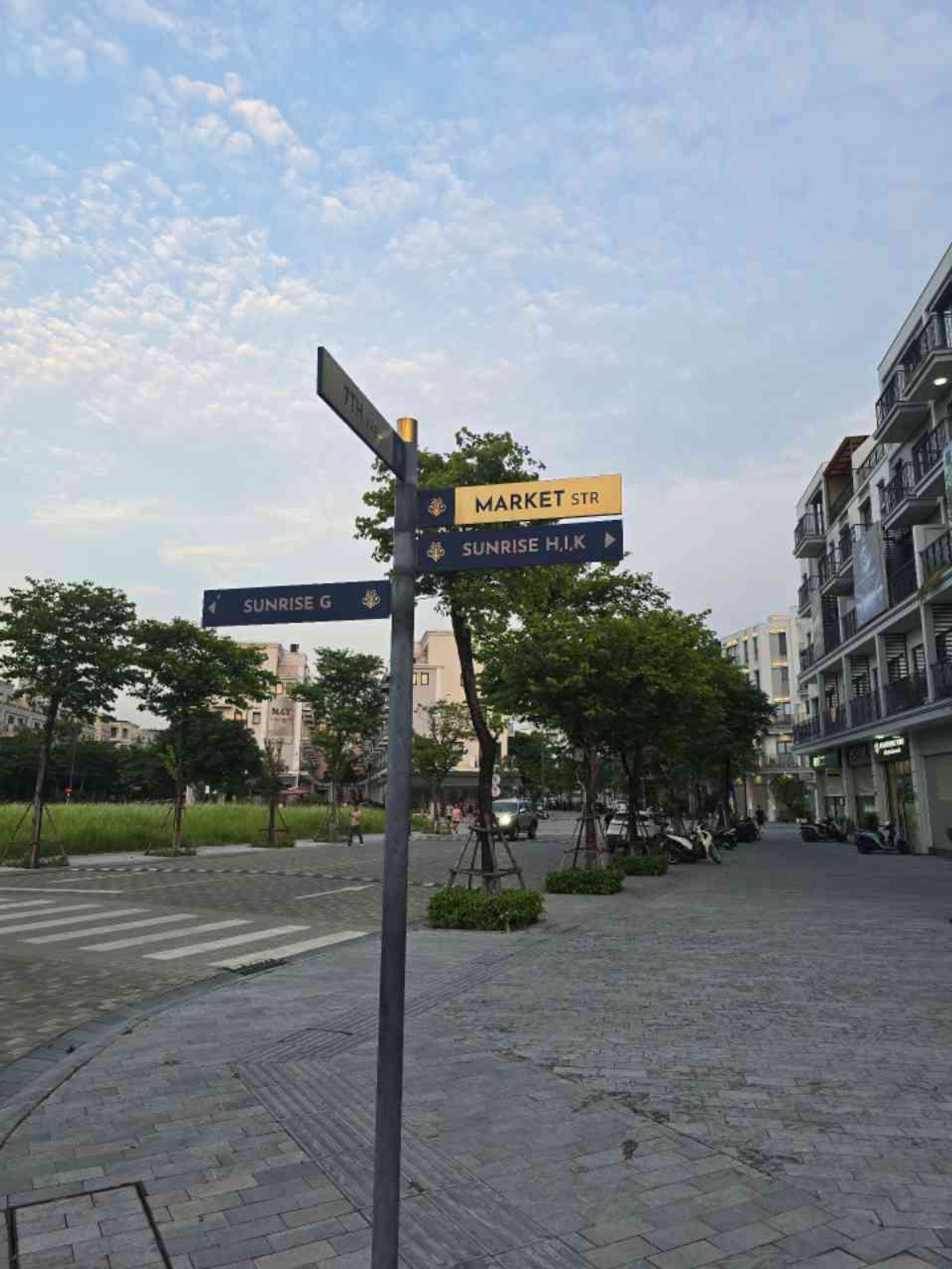 Bán biệt thự liền kề - KĐT The Manor Central Park, Nguyễn Xiển, 5 tầng, pháp lý đầy đủ