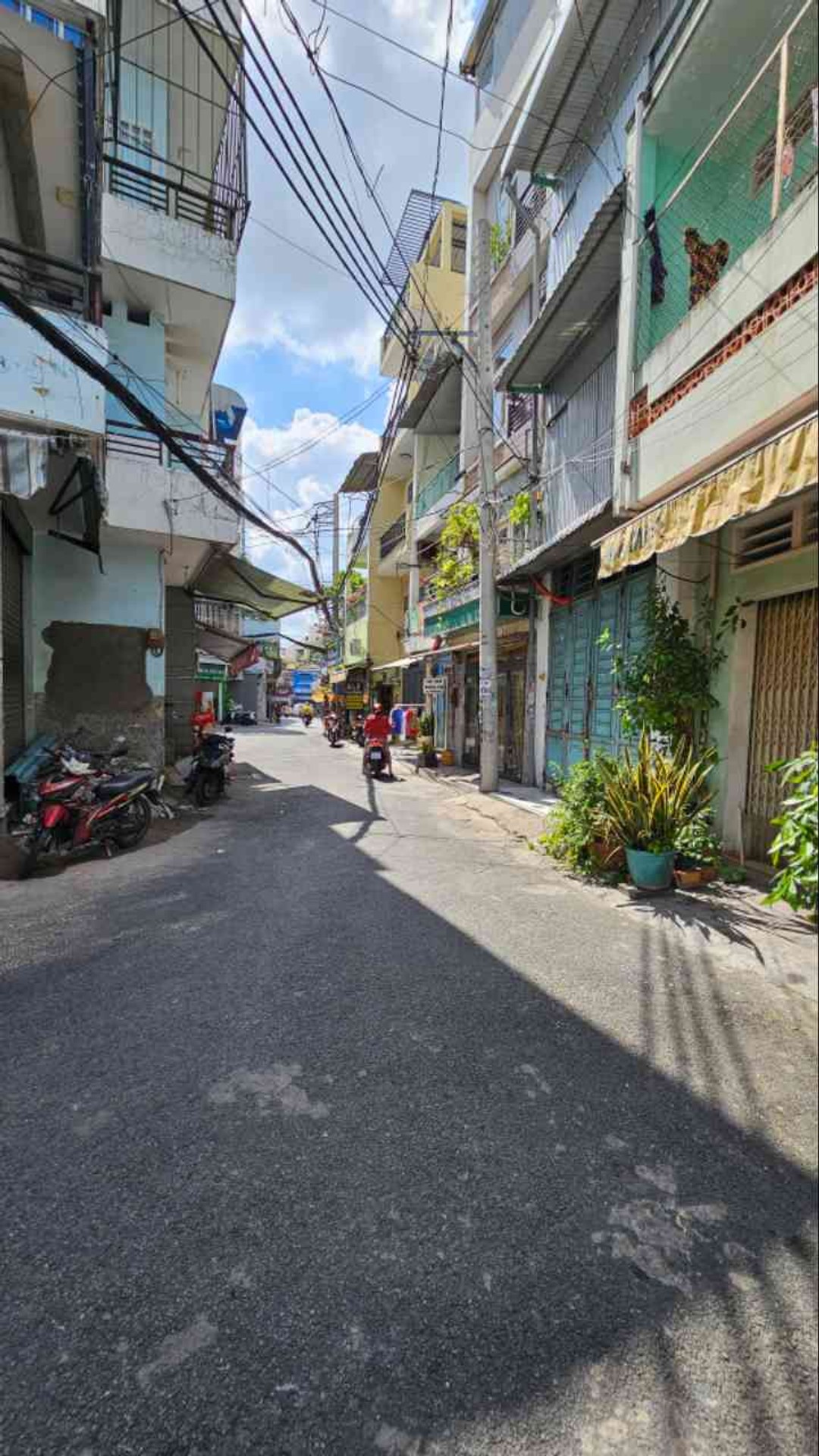 🏡 Nhà 4 Tầng Đẹp Mê - Hẻm Xe Tải Gần MT Lạc Long Quân