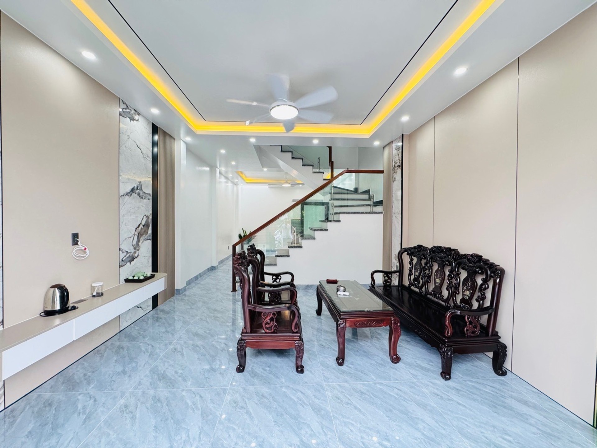 Nhà phố 3 tầng trong khu chợ Phù Liễn, Kiến An - 65m² - Giá 2.8 tỷ VNĐ