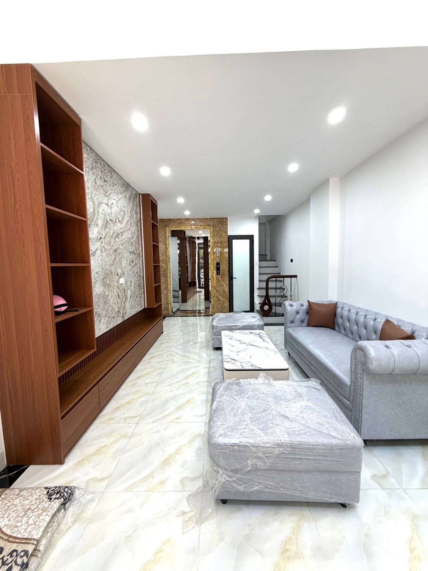6 TẦNG THANG MÁY - VIP LINH ĐÀM - TIỆN ÍCH BẠT NGÀN - FULL NỘI THẤT - HIẾM