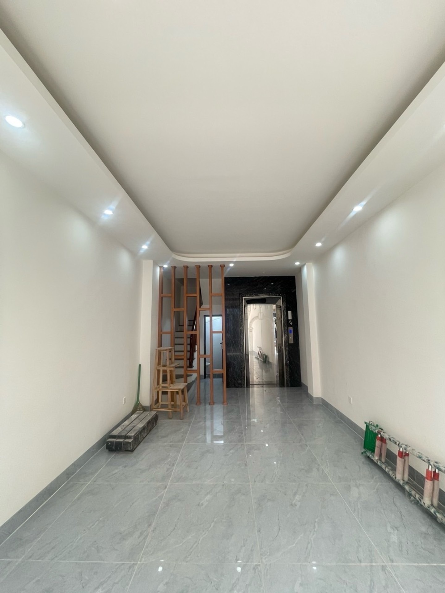 Nhà trong ngõ, ngách, hẻm - 41m² - Long Biên, Hà Nội - 12.2 tỷ
