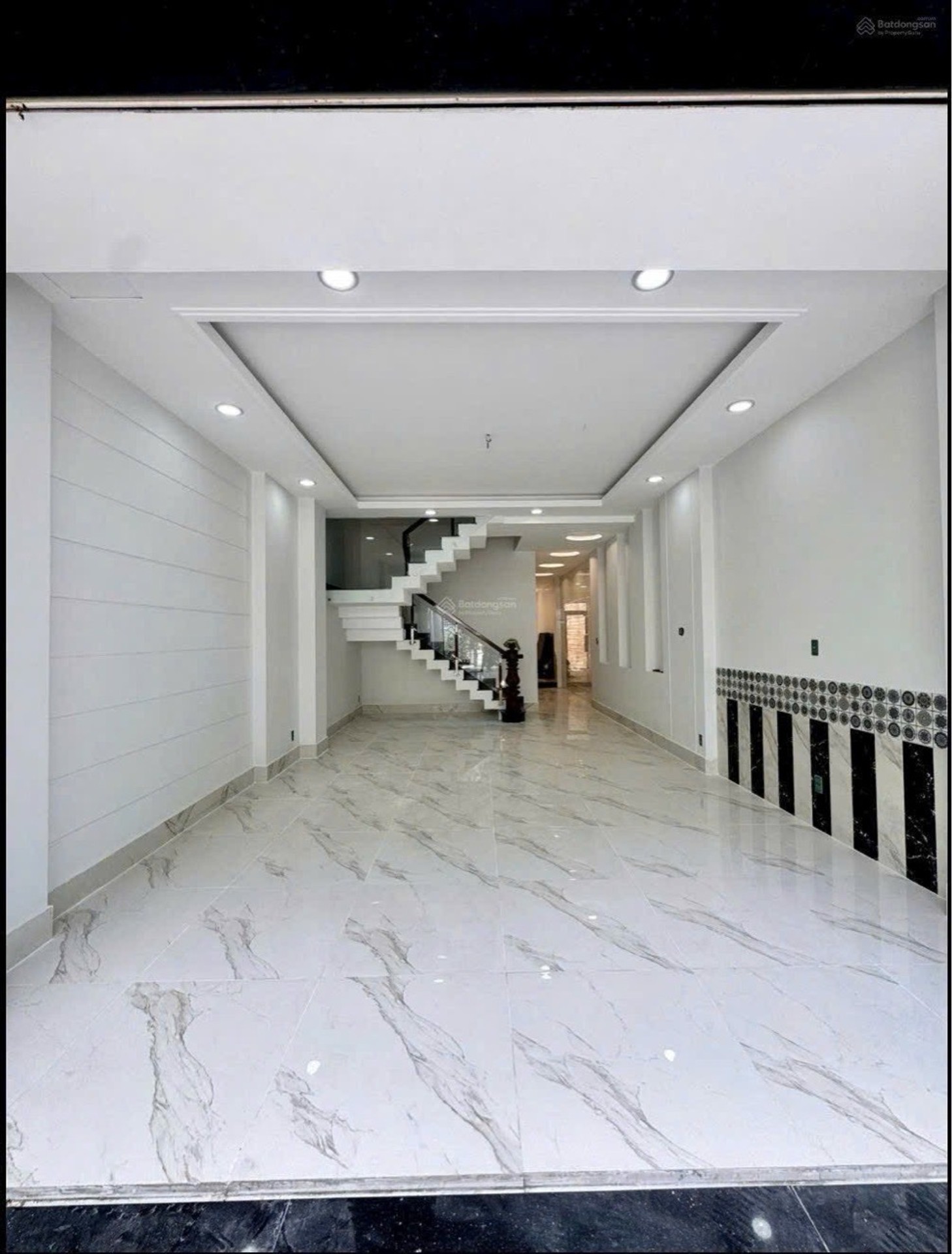 Bán Gấp Nhà Mặt Phố 120m² Đúc 4 Tầng Tại Phạm Thế Hiển, Quận 8 - Giá 9.8 Tỷ, Tiện Ích Đầy Đủ