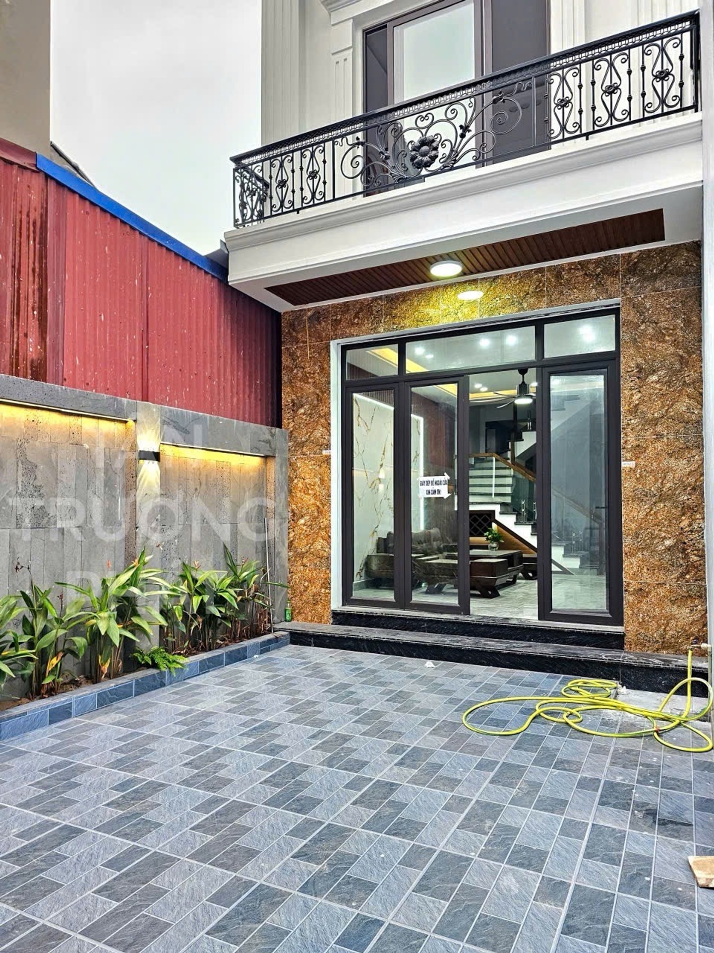 Cơ Hội Vàng! Nhà Riêng Sân Cổng Ô Tô Tại An Dương - Giá Cực Tốt!
