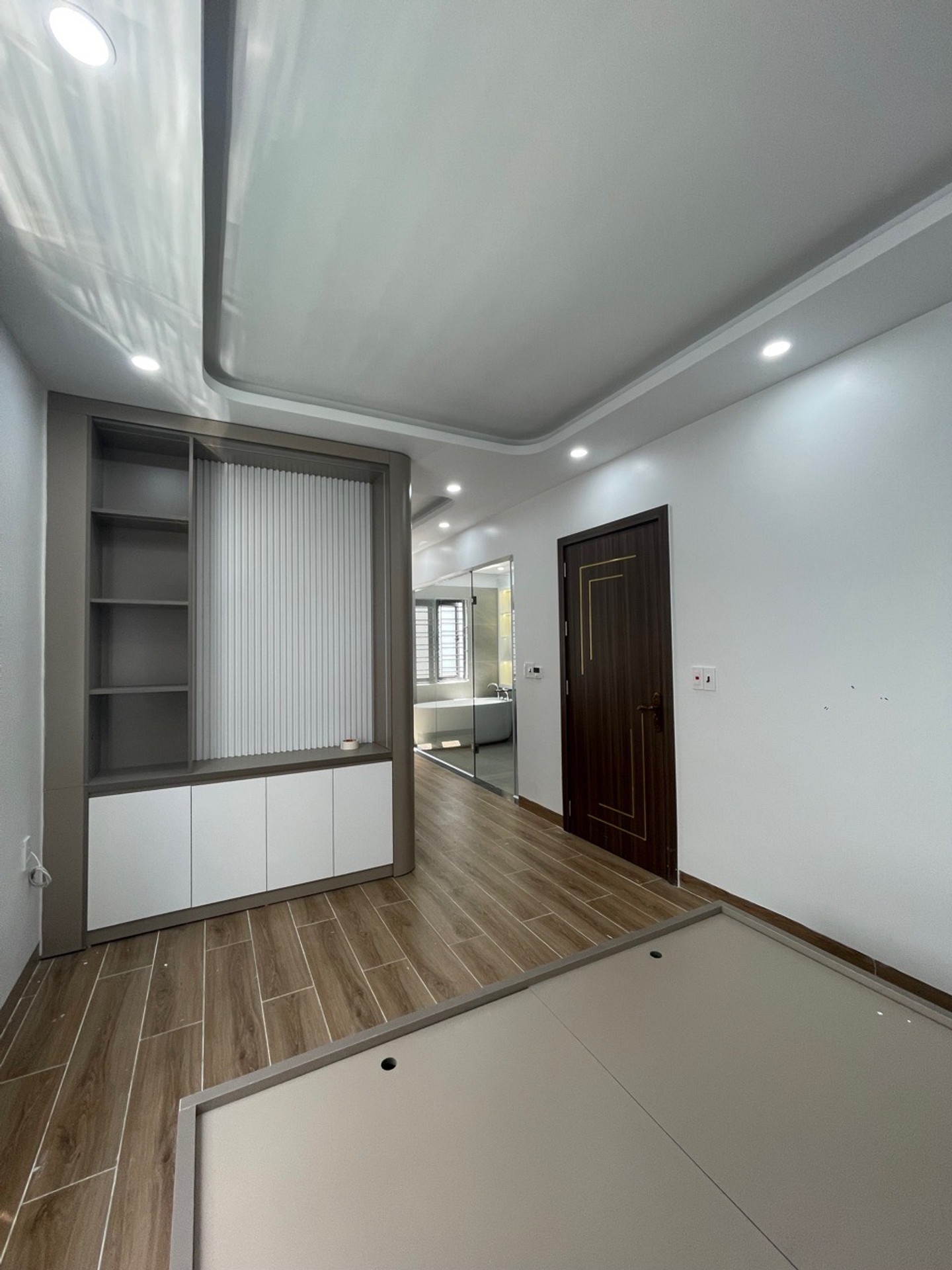 Cơ Hội Vàng! Nhà 4 Tầng Đẳng Cấp, Ô Tô Vào Tận Cửa - Giá Thấp Chỉ 3.3 Tỷ