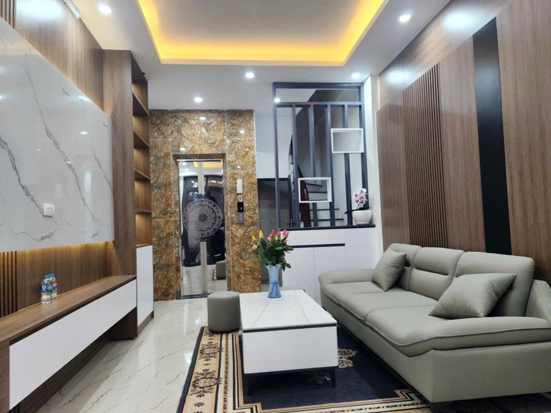 Nhà trong ngõ, ngách, hẻm - 30m² - Định Công, Hà Nội - 9.68 tỷ