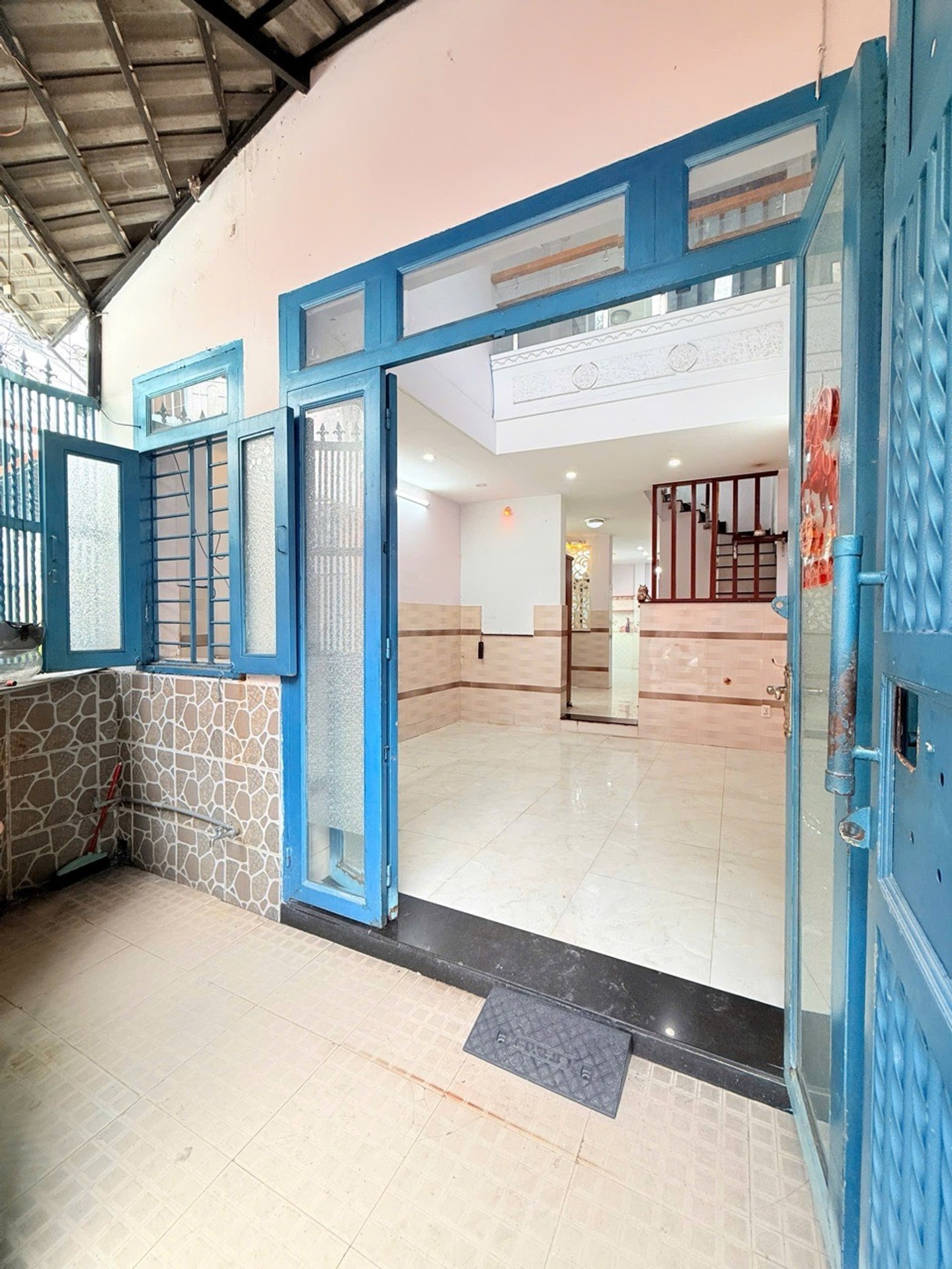 Nhà 4 Tầng 45m2 sát Phan Văn Trị, P7, Gò vấp chỉ nhỉnh 5t. Alo Vinh 0902694205 gặp Vinh xem nhà.