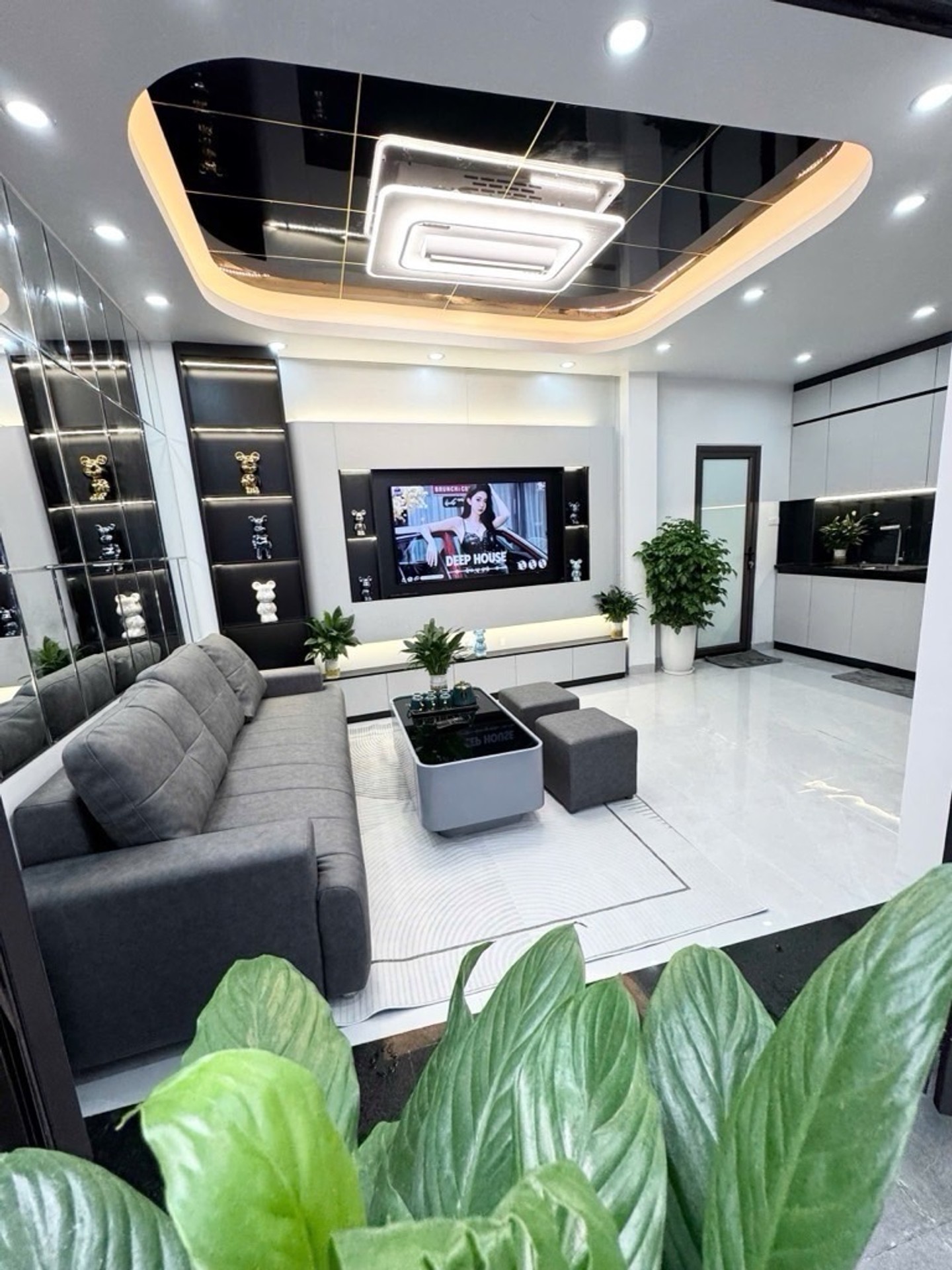 🏡 Nhà Xinh Khâm Thiên - 3 Ngủ, 5 Tầng Chỉ 7.3 Tỷ! ✨