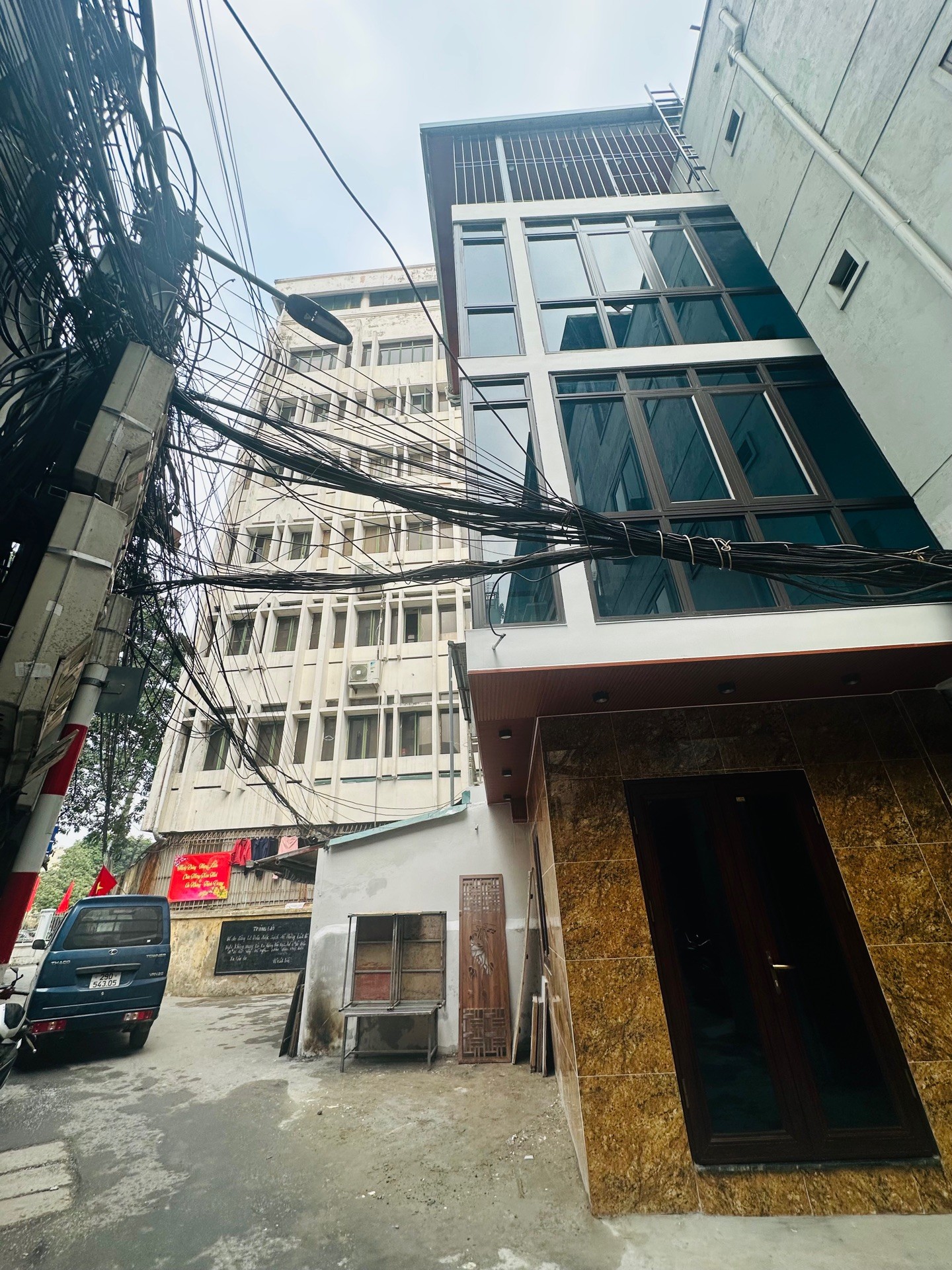 Bán nhà riêng 4 tầng tại Lê Duẩn, Đống Đa - Ô tô đỗ cửa - Giá 5,5 tỷ