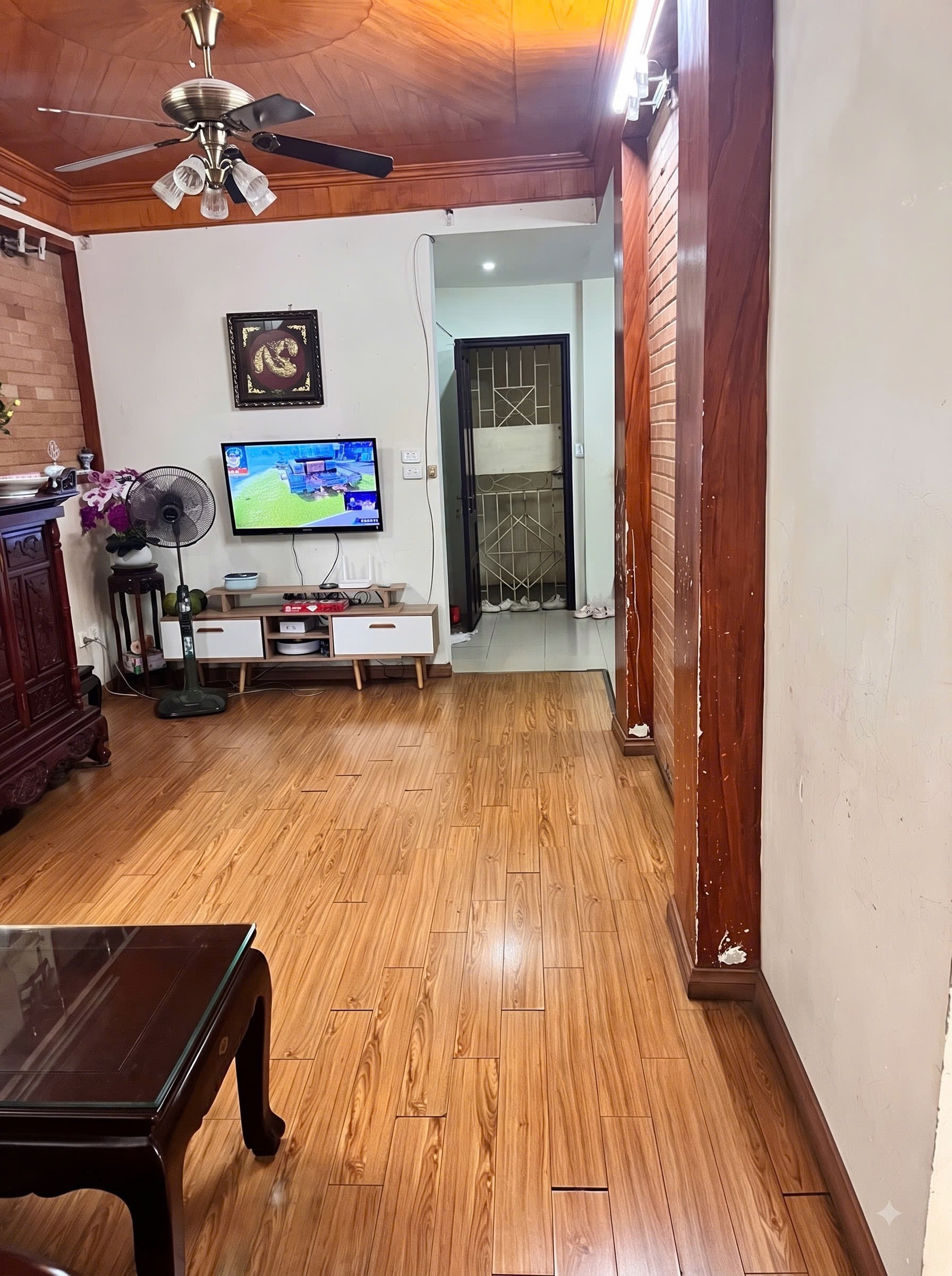 Bán căn Tập thể Hoàng Quốc Việt 110m2, 3PN, 2VS - 3.86 tỷ