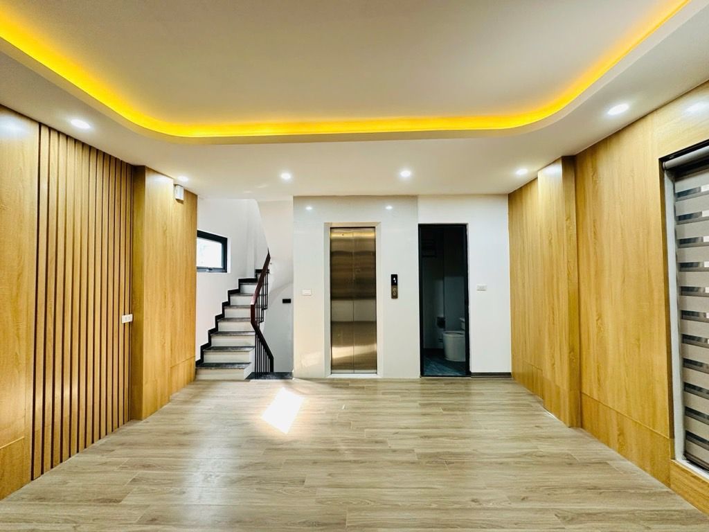 Nhà 7 tầng thang máy, 32m², Vũ Thạnh, Đống Đa - 12.2 tỷ