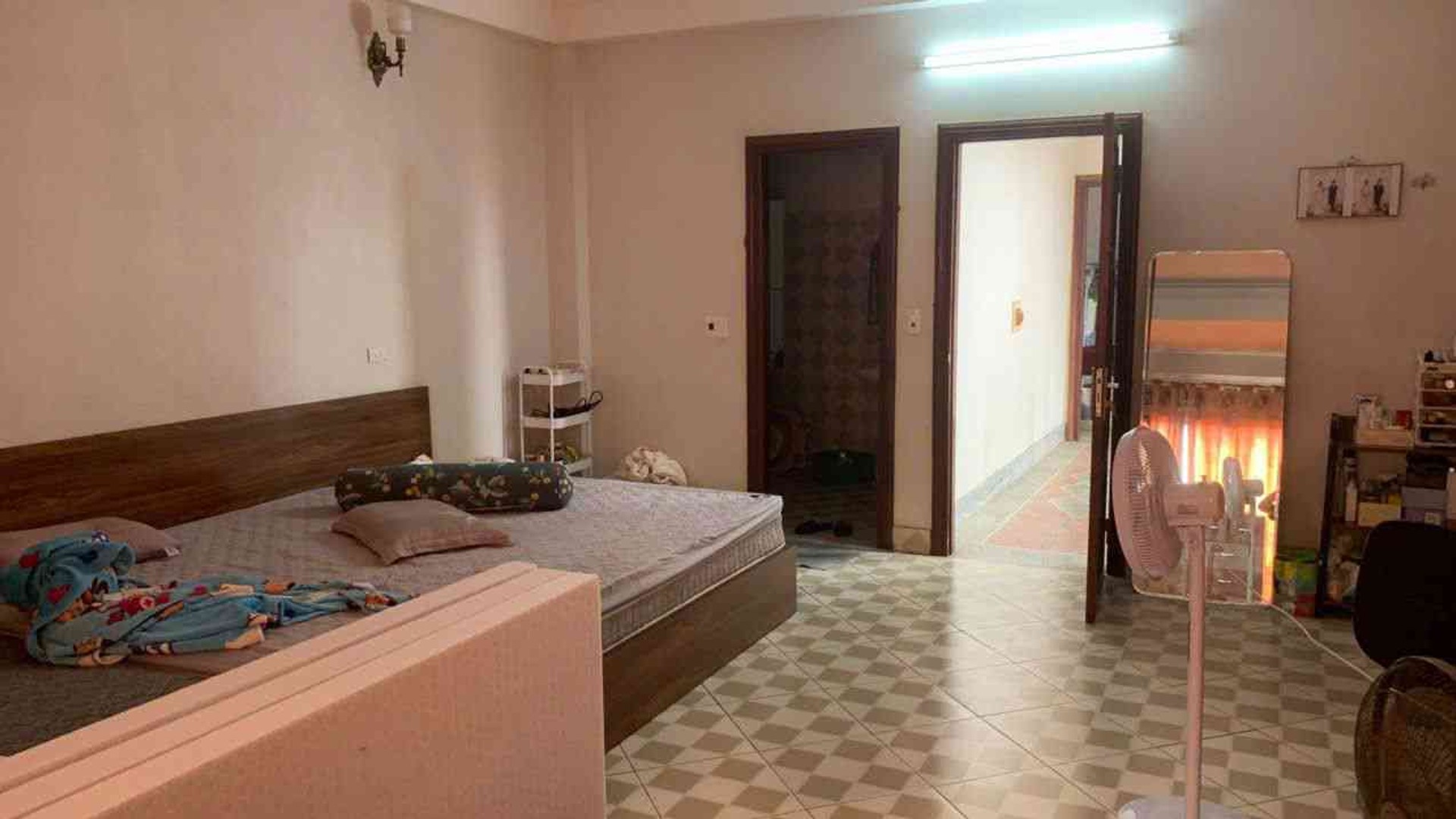 Nhà Lô Góc 7 Tầng Rộng Rãi, Tiện Nghi Tại Đông Anh, Hà Nội