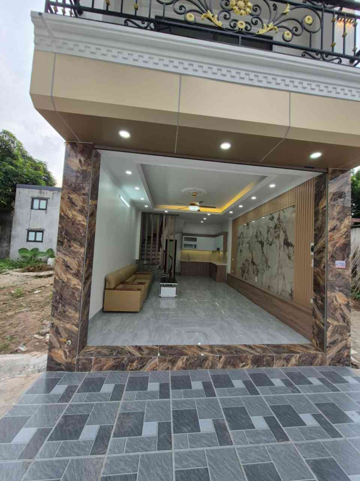 Bán nhà riêng 40m² tại Nam Phù, Thanh Trì, Hà Nội - GARA Ô TÔ 4 CHỖ, giá 5.85 tỷ
