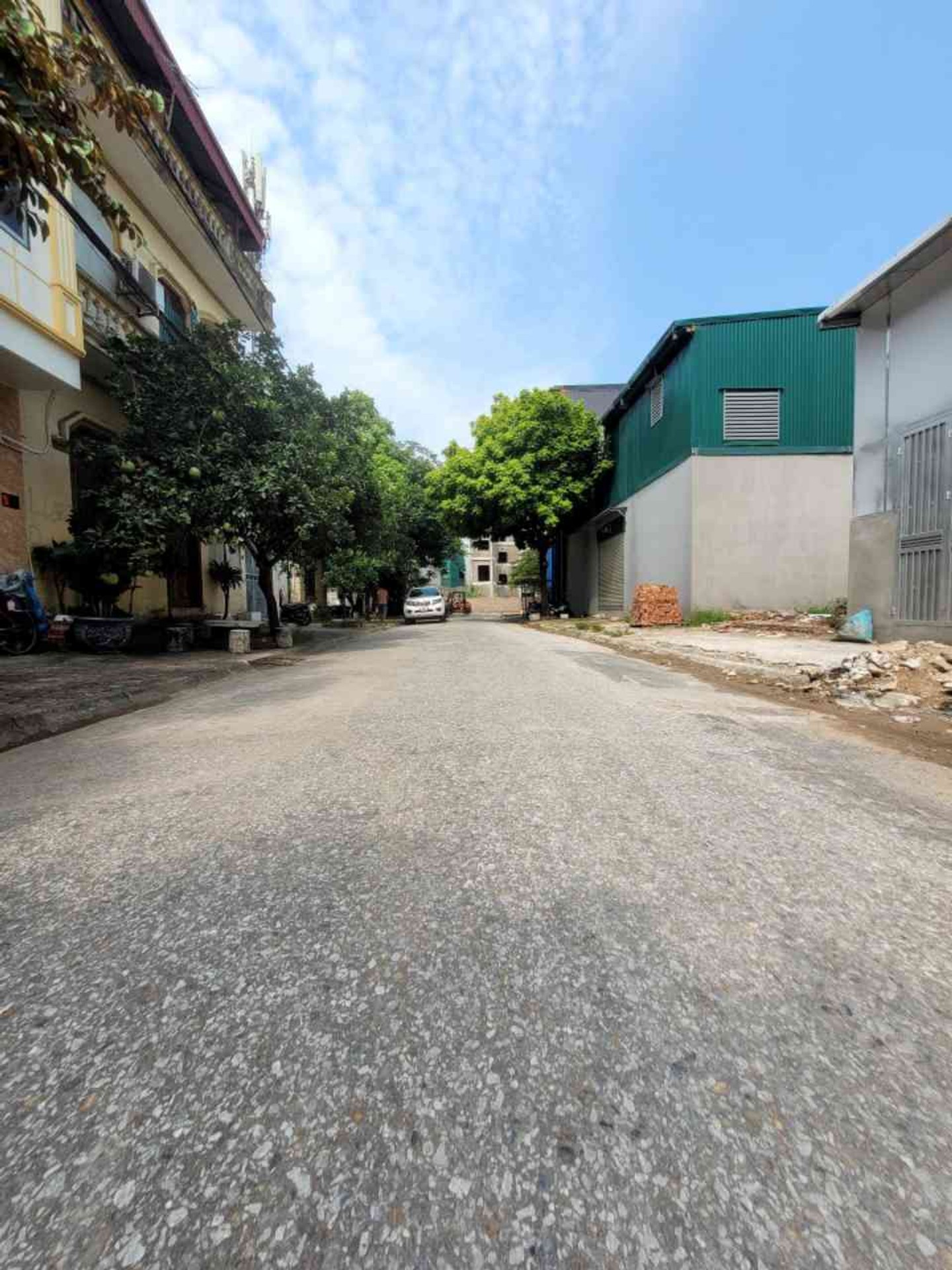 BÁN ĐẤT HOA ĐỘNG, LONG BIÊN 50M2- MT 5.3m- VỈA HÈ, Ô TÔ TRÁNH - 9.6 Tỷ