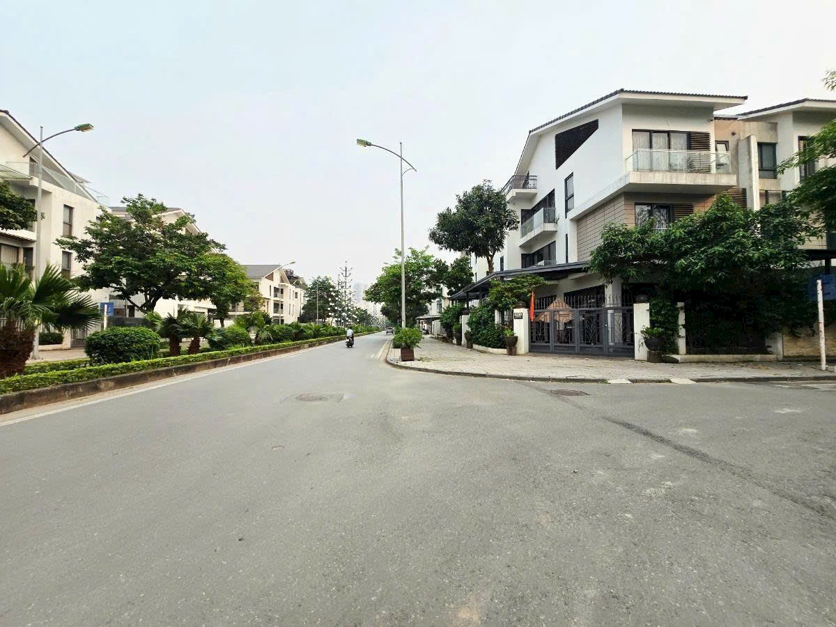 Biệt thự - 189m² - kđt Dương Nội, - giá trị thương mại cao- ngay cv Thiên Văn Học