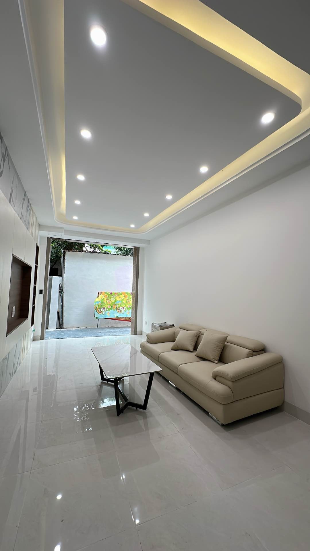 Mua nhà 5 tầng mới ngõ nông thẳng tắp, 20m ra mặt phố Thanh Am, giá 7.95 tỷ