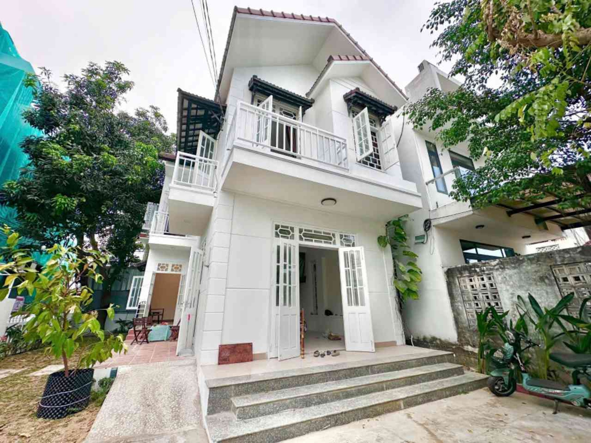 Biệt thự sân vườn lô góc 180m² tại Hội An - 8.7 tỷ