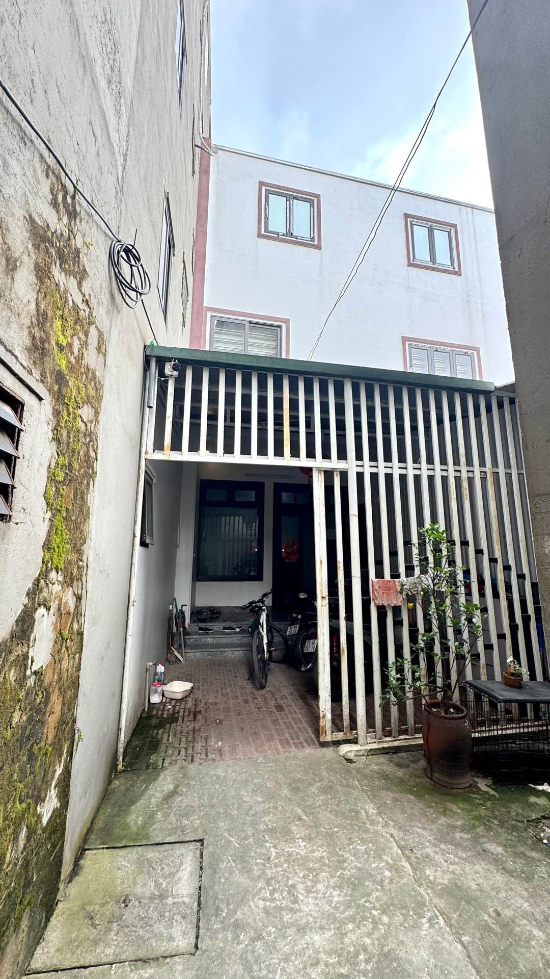Bán nhà riêng 3 tầng - Thôn Chí Trung, Như Quỳnh - Giá 3,75 tỷ VNĐ