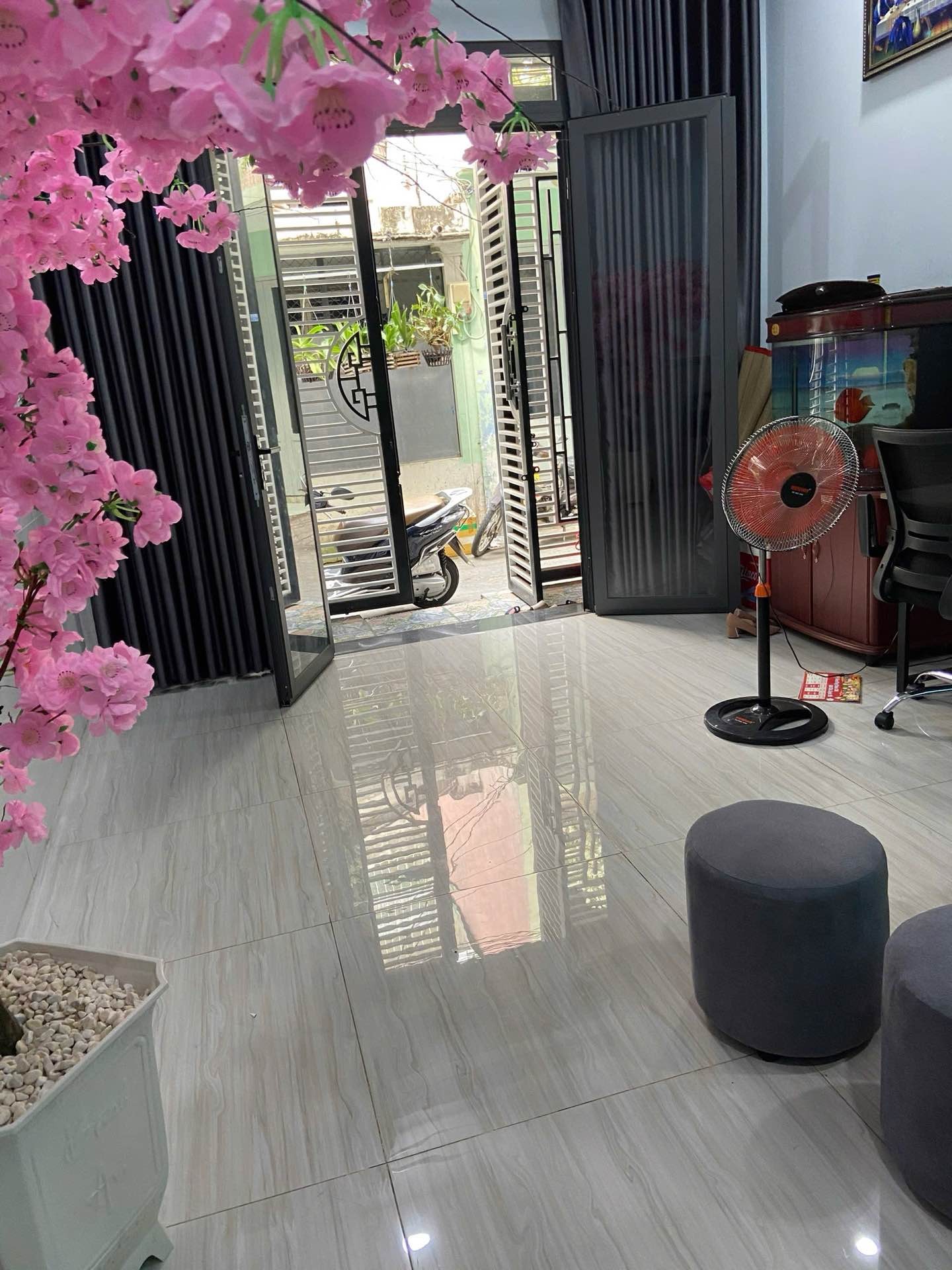 Cơ hội hiếm có sở hữu nhà 2 tầng khu vực Tây Thạnh với giá tốt
