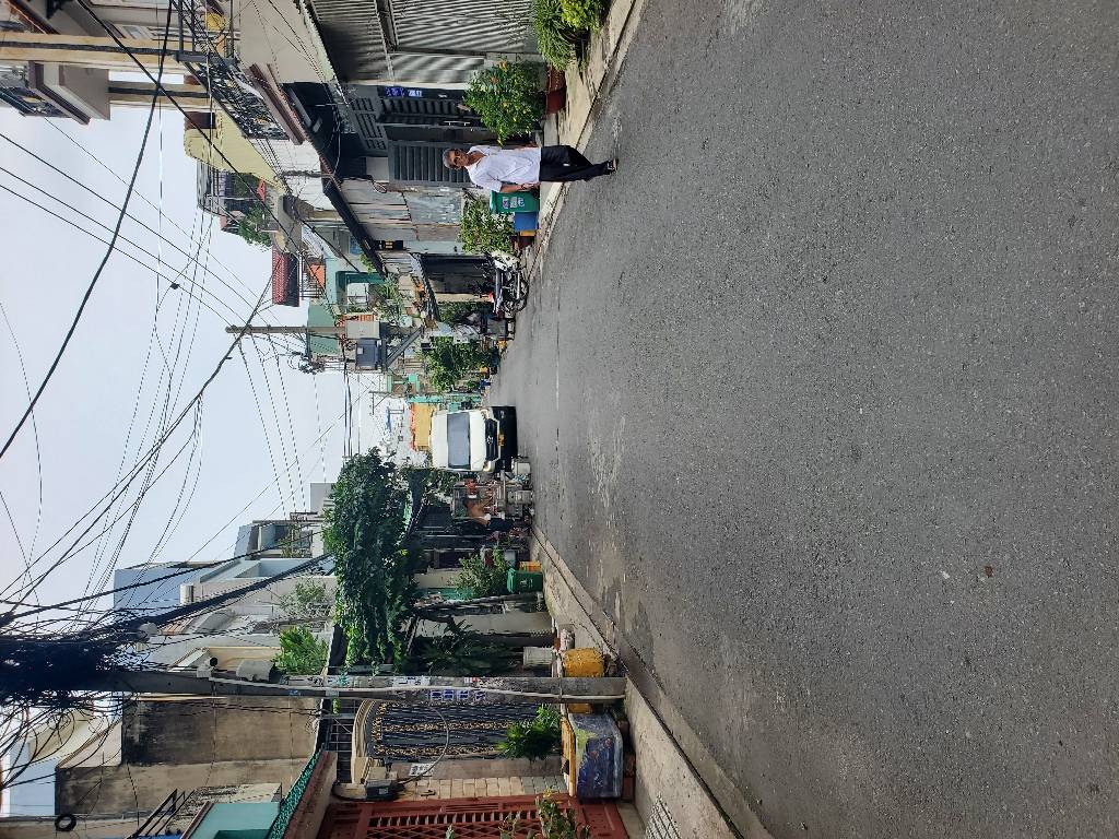 BÁN NHÀ SÁT TÂ.N HÒA ĐÔN.G - NGÃ TƯ 4 XÃ - ĐƯỜNG XE TẢI - NH ( 5.5X23M )