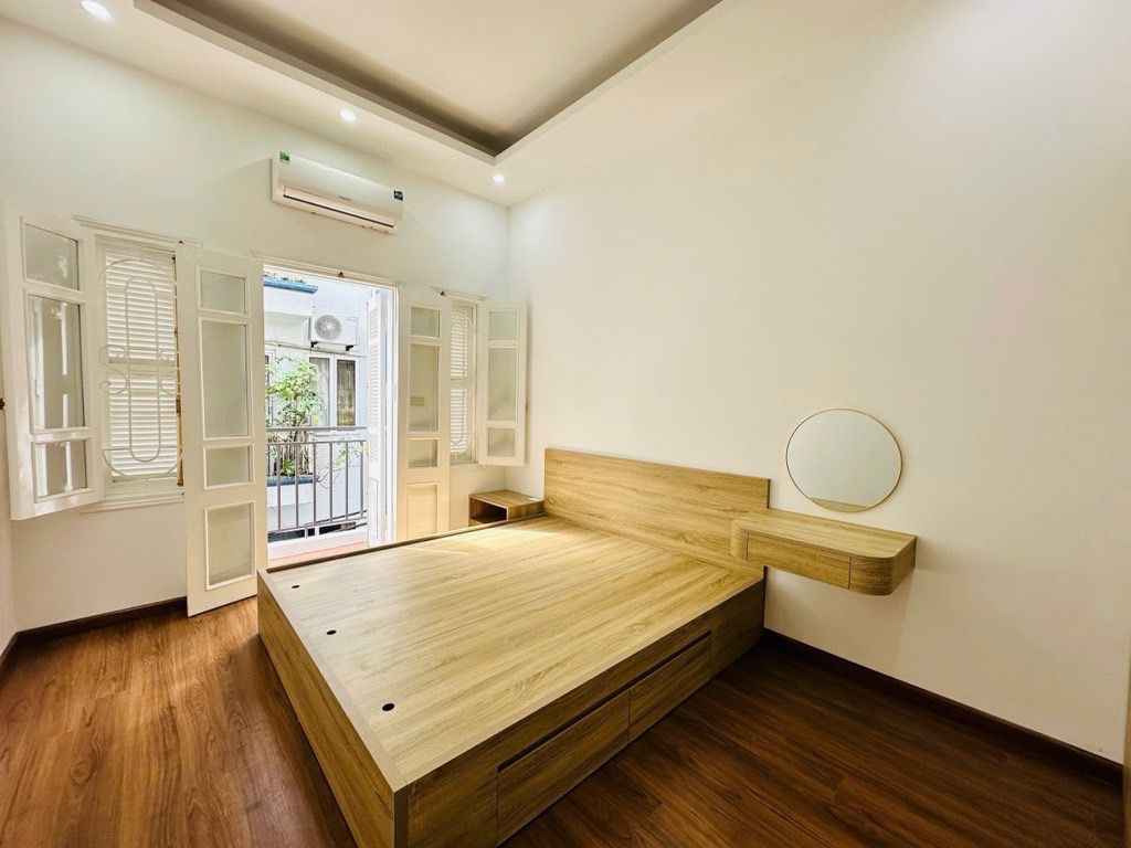 Siêu Phẩm Nhà Cầu Giấy - Ô Tô Đỗ Cửa, Lô Góc, Giá Tốt!