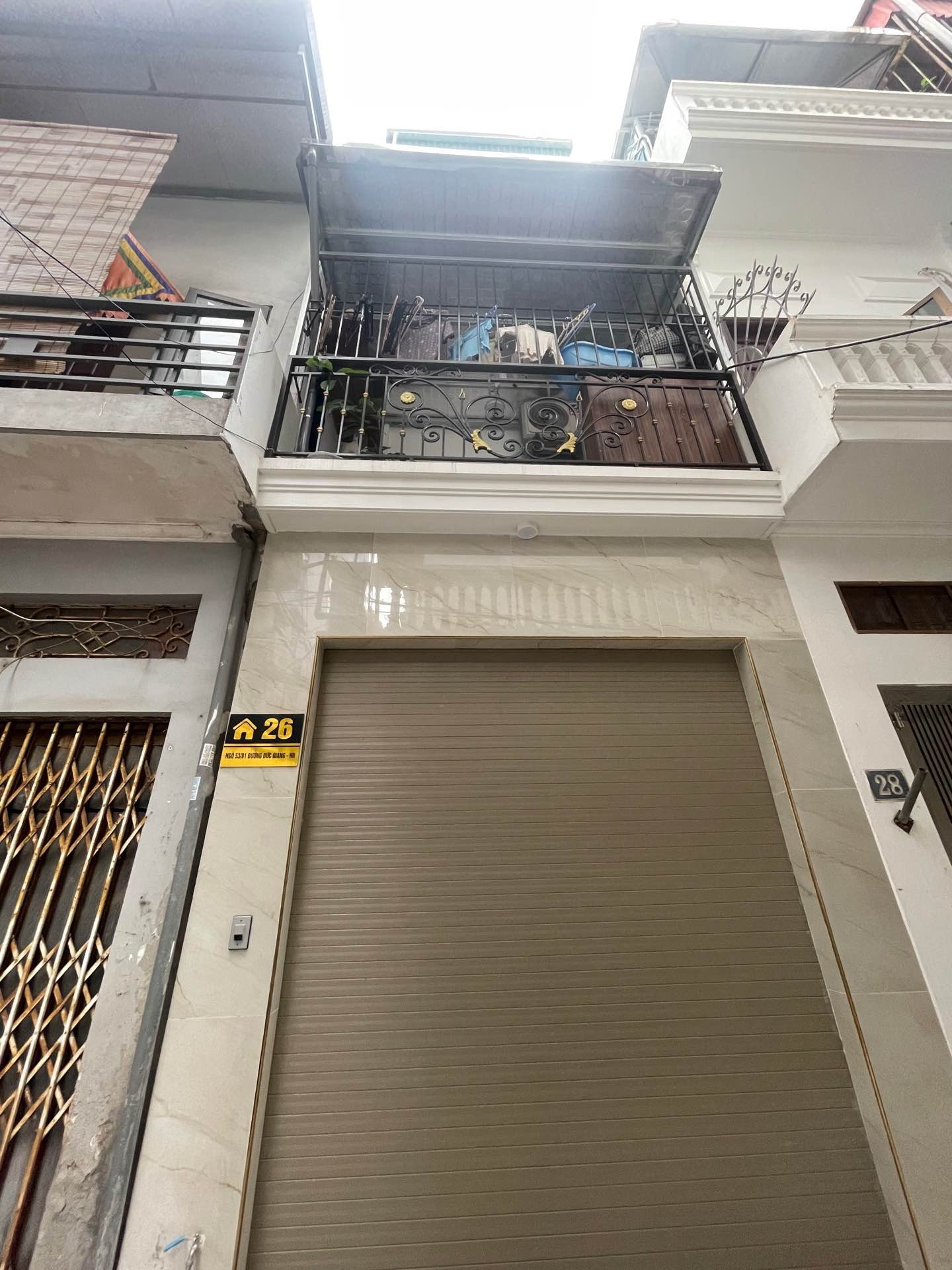 Nhà Đẹp Đức Giang, Đường Ngõ Thông, Ô Tô Đỗ Cửa – Chỉ 8.2 Tỷ!
