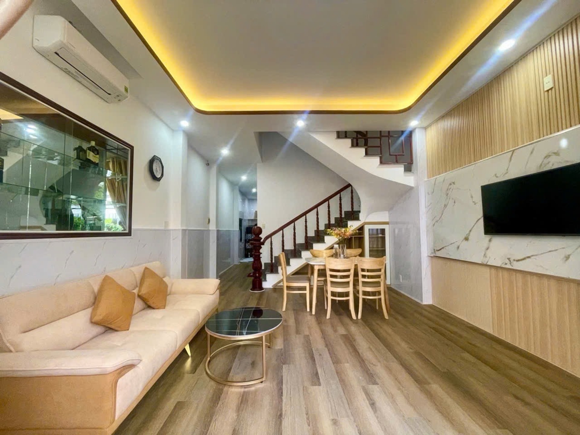 CƠ HỘI VÀNG NHÀ 2 TẦNG PHỐ HÀ BỔNG - SÁT BIỂN, GIÁ CỰC TỐT!