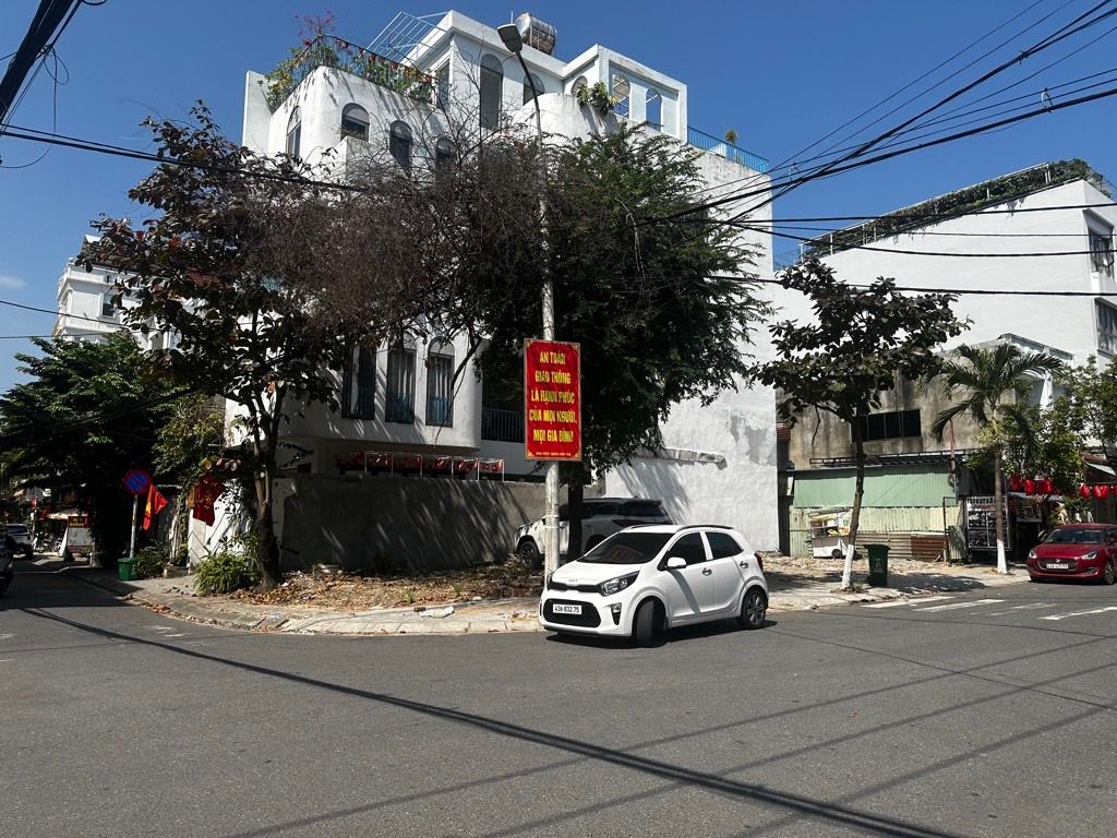 Bán đất lô góc - Dương Đình Nghệ - Vị trí đắc địa gần bãi tắm Mỹ Khê - 24.5 tỷ VNĐ
