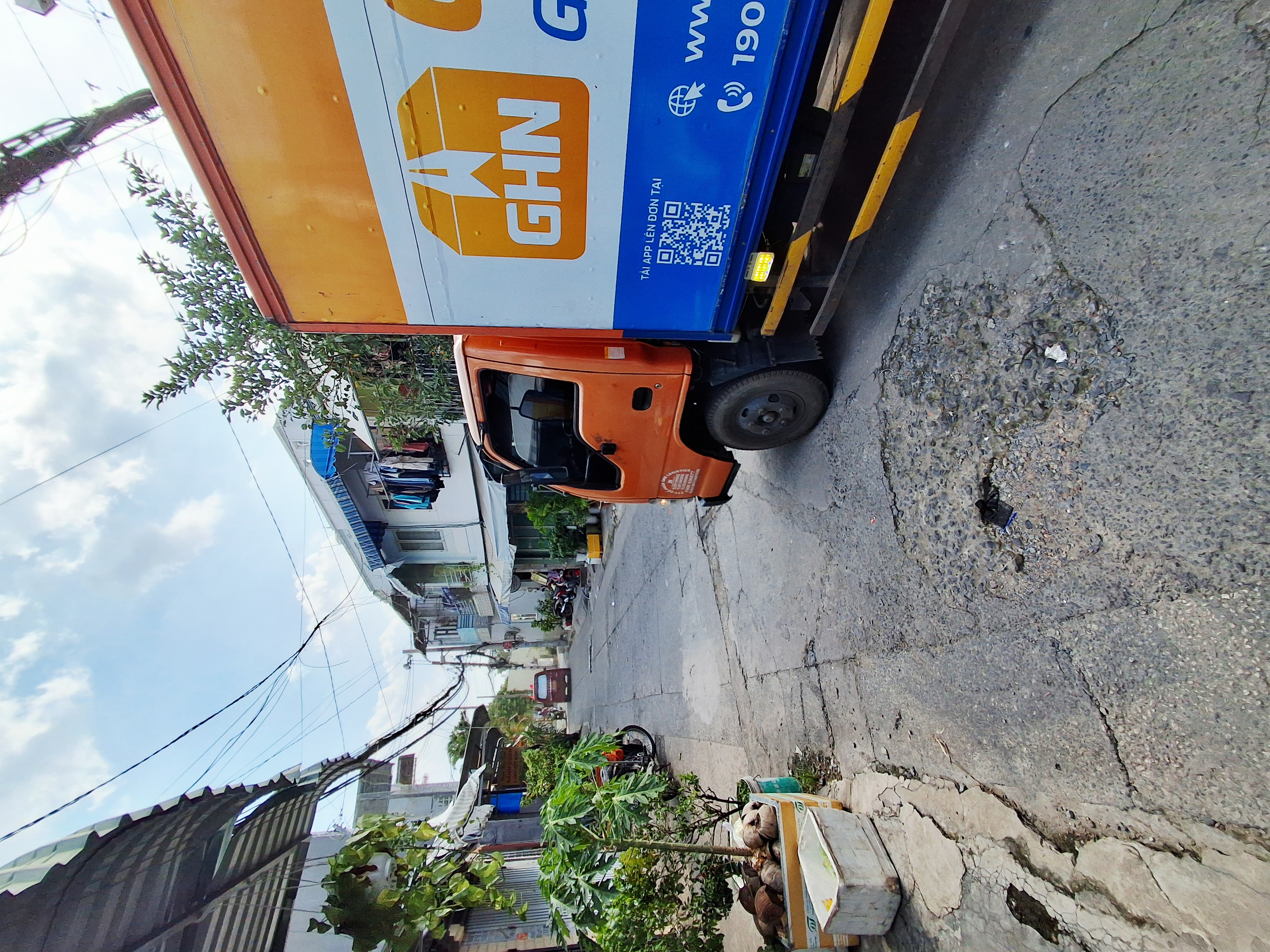 NHÀ HẺM XE HƠI ĐỖ CỬA_HT45 LÊ VĂN KHƯƠNG GẦN NHÀ MÁY BIA QUẬN 12