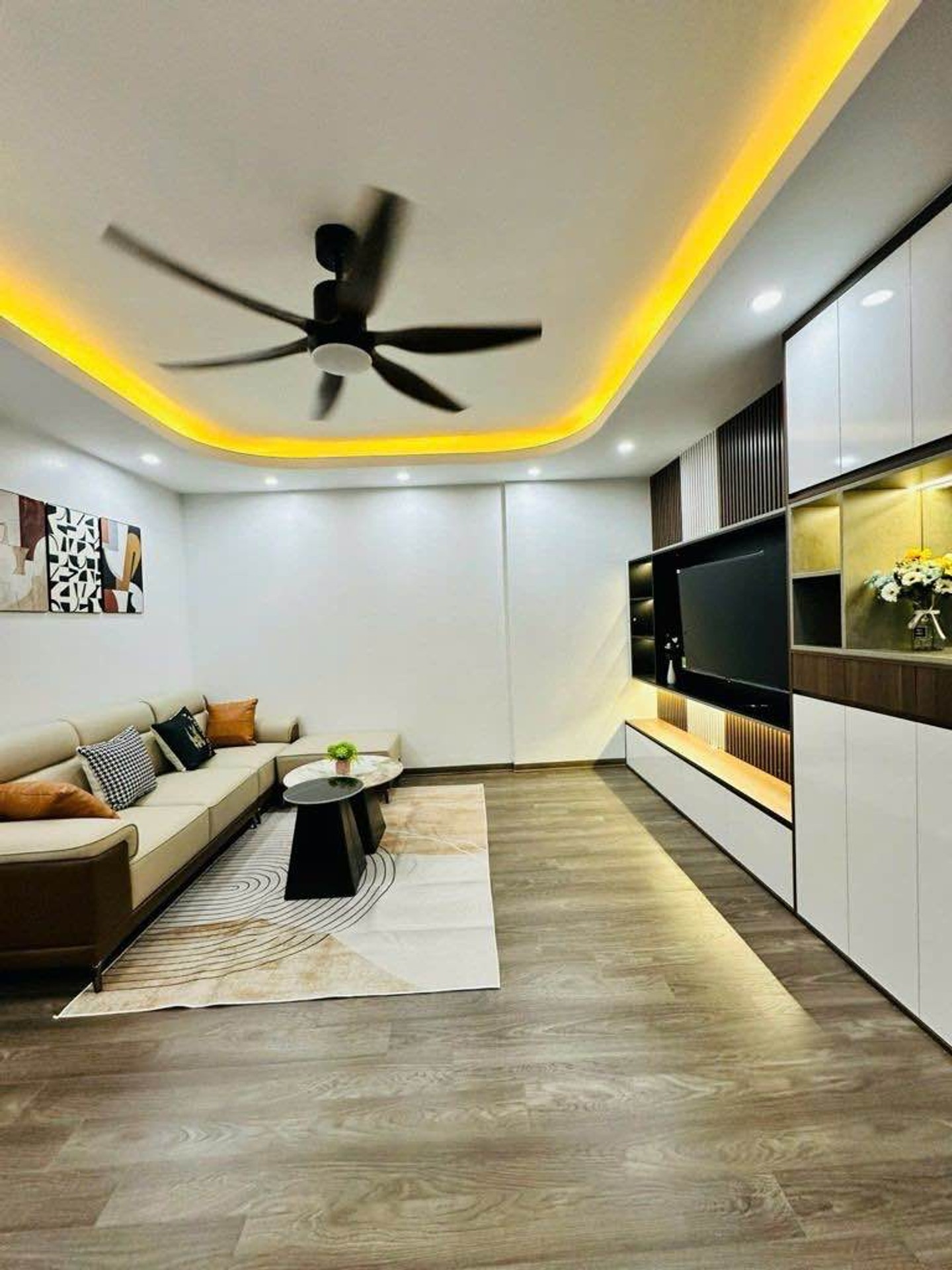 Bán Gấp Căn Hộ Víp Linh Đàm, Giá Cực Hấp Dẫn!