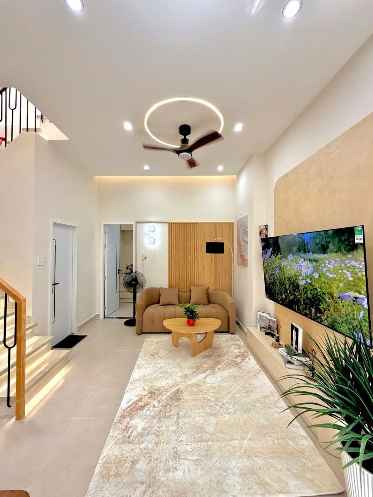 Nhà 2 Tầng Ngang 8.3m, Bán Gấp Tại Ni Sư Huỳnh Liên, Tân Bình