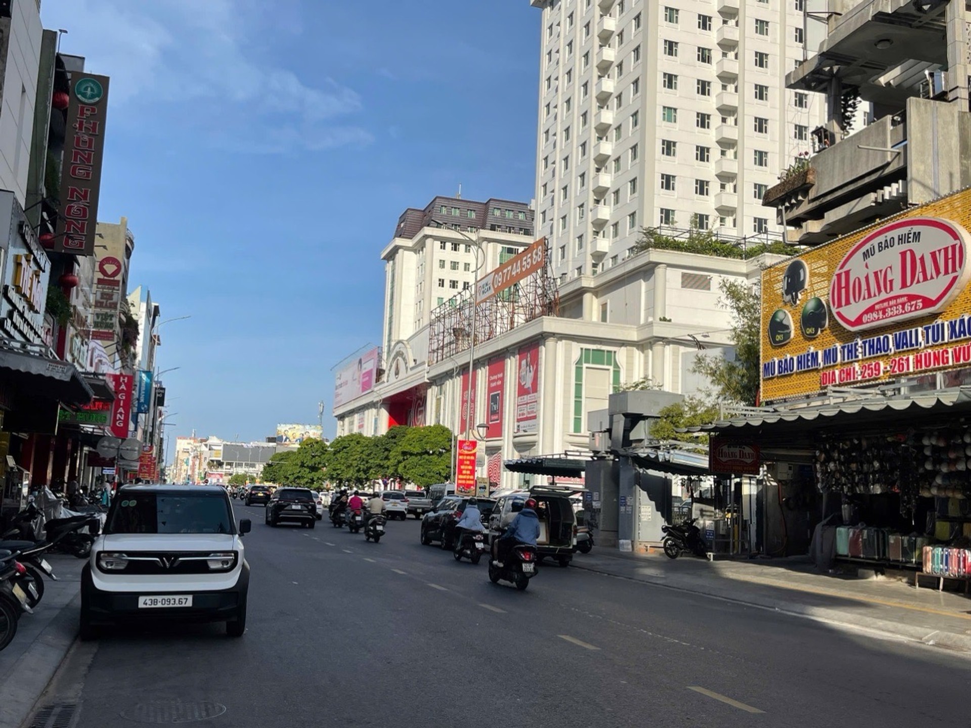 Nhà mặt phố - 157.8m² - Hải Châu, Đà Nẵng - 36 tỷ
0762,,658,,925 - Phạm Hiền