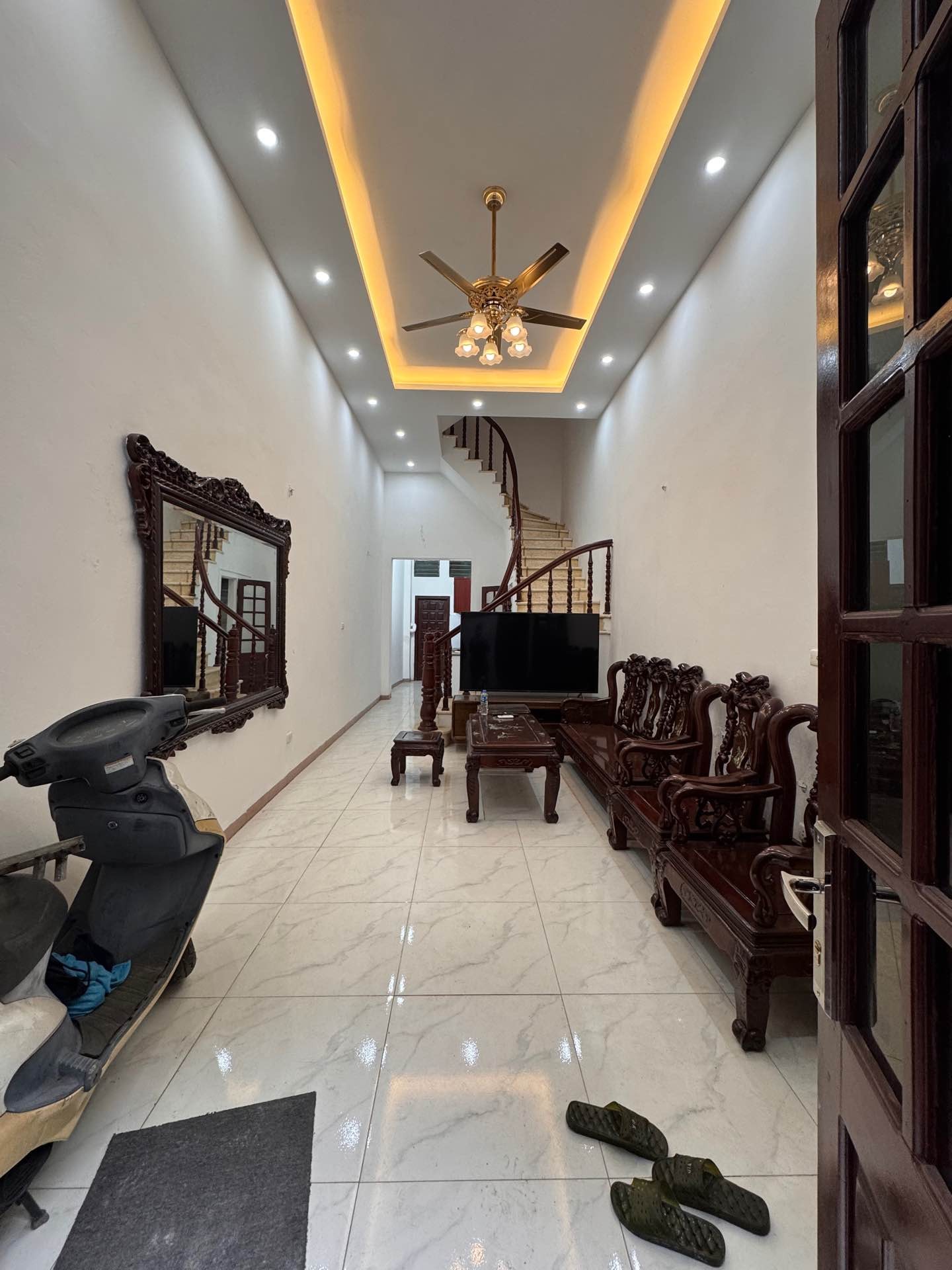 Nhà Lô Góc Siêu Đẹp - Bạch Mai, Hà Nội - Chỉ 7.5 Tỷ!