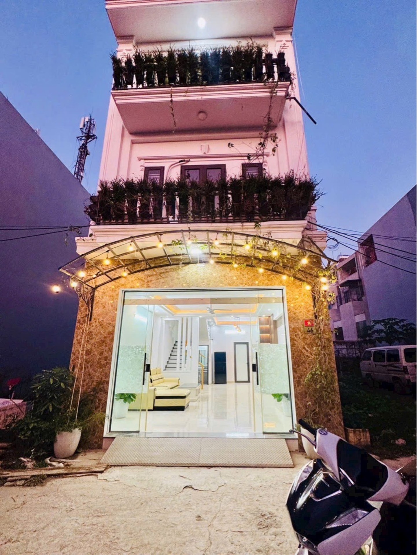 Cơ Hội Sở Hữu Nhà 3 Tầng Sang Trọng Tại Quỳnh Hoàng, chỉ 2.38 Tỷ!