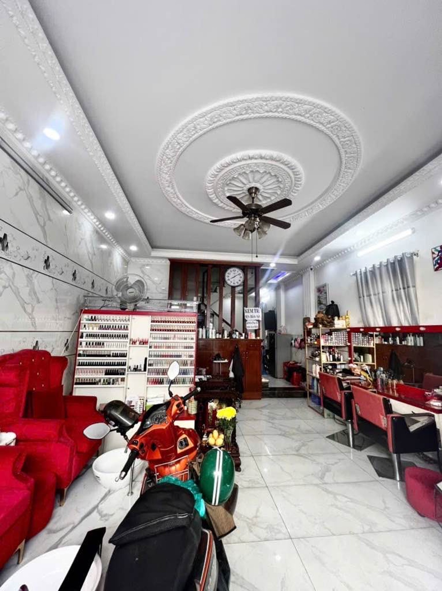 BÁN NHÀ ĐẸP CẠNH TÂ.N KỲ TÂN QUÝ - ĐƯỜNG XE TẢI - 4PN - ( 5.5X16M )