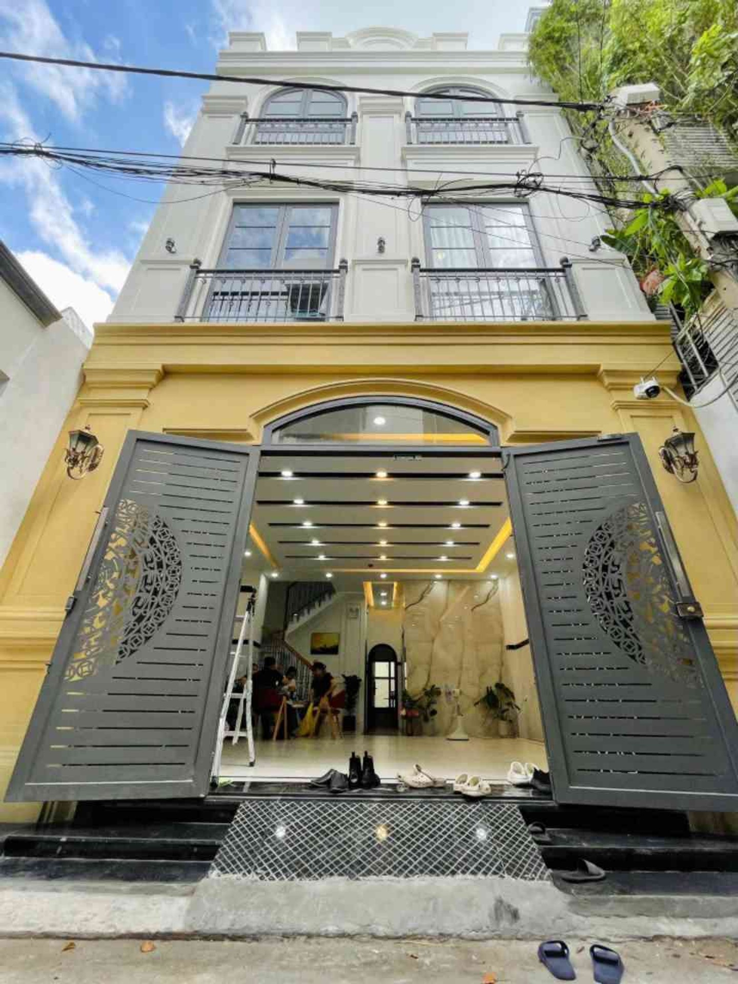 Bán CHDV 101.7m², 4 Tầng, 10 Phòng Ngủ, Thu 90tr/th- Hoàng Sa-18.7 Tỷ