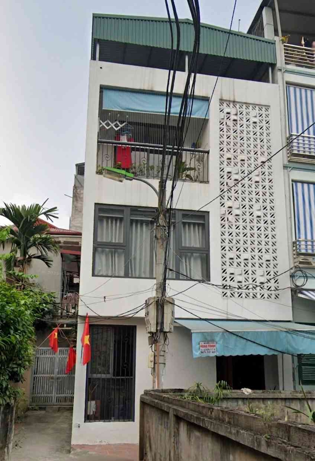 Bán nhà lô góc 3.5 tầng mặt tiền rộng trên ngõ 640 Nguyễn Văn Cừ, Long Biên