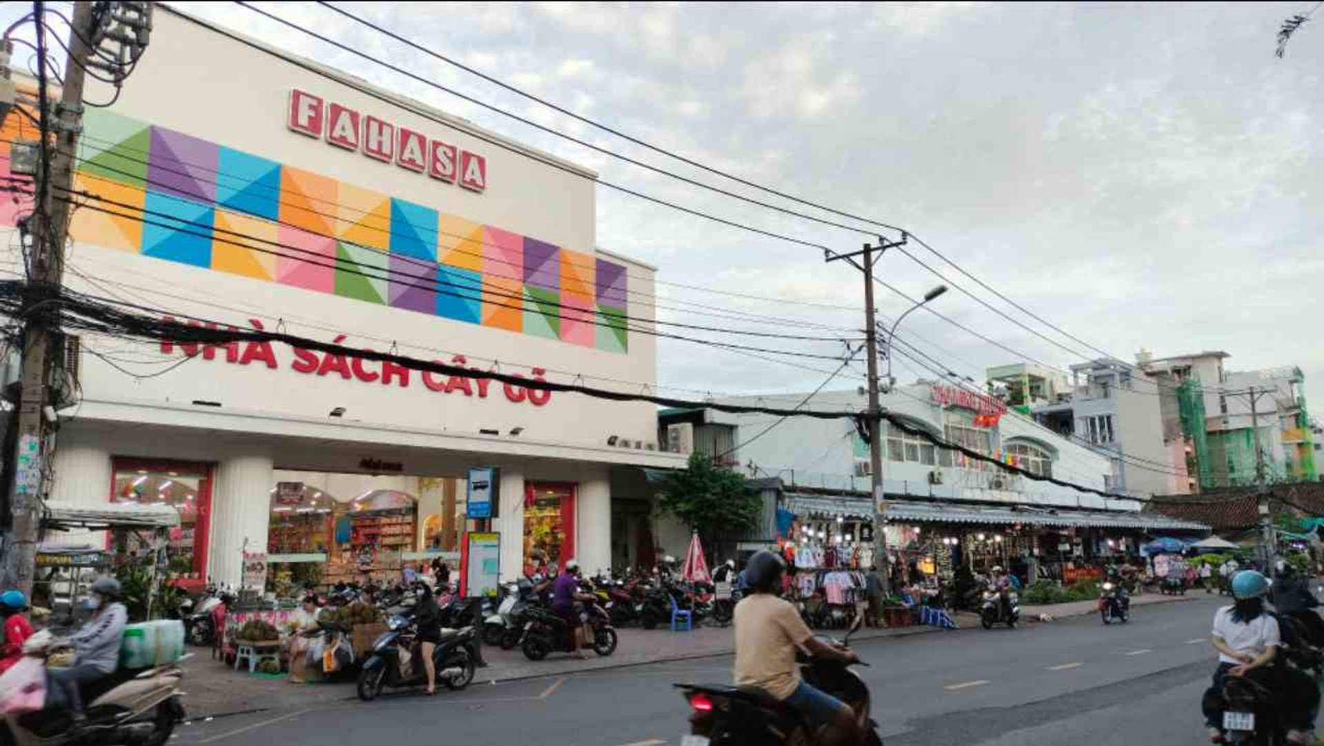Bán nhà riêng 4 tầng tại Minh Phụng, gần chợ, chỉ 6.1 tỷ