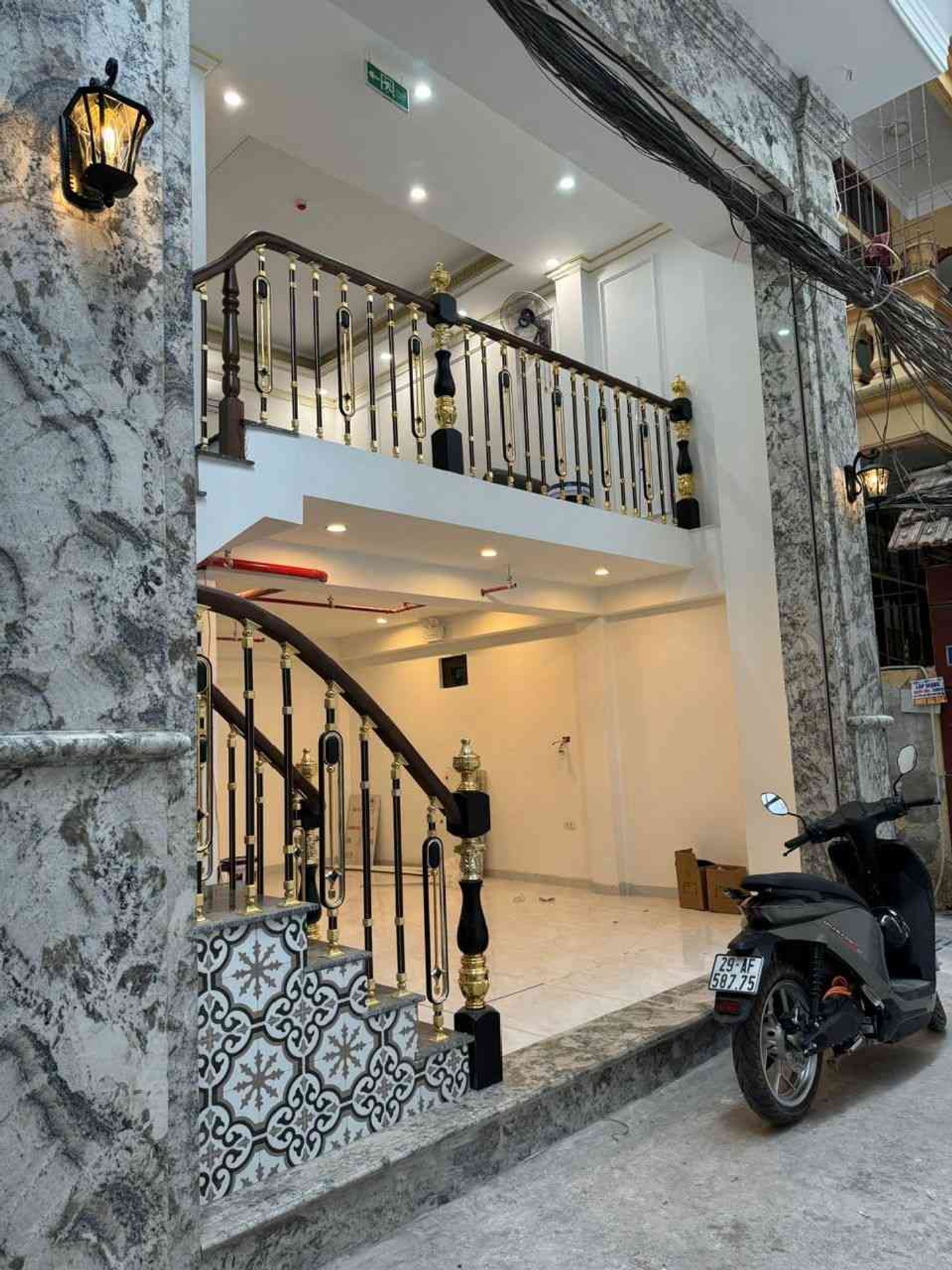 Nhà 7 tầng Trung Phụng, cho thuê hiệu quả, gần phố