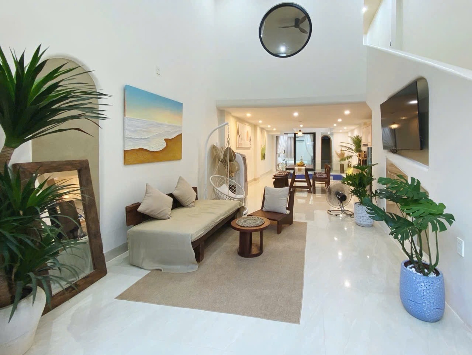 Nhà mặt phố 90m2 2 tầng, mặt tiền rộng, kinh doanh tốt tại Sơn Trà