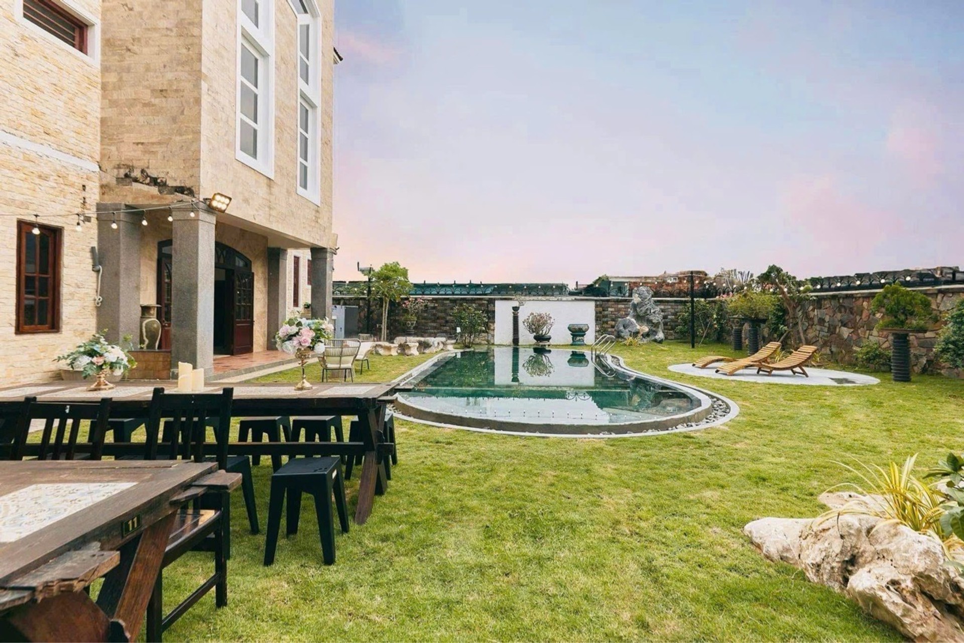 Bán nhà riêng 871m² Lưu Quang Thuận, Đà Nẵng - 90 tỷ - 3 tầng, thiết kế tiện nghi