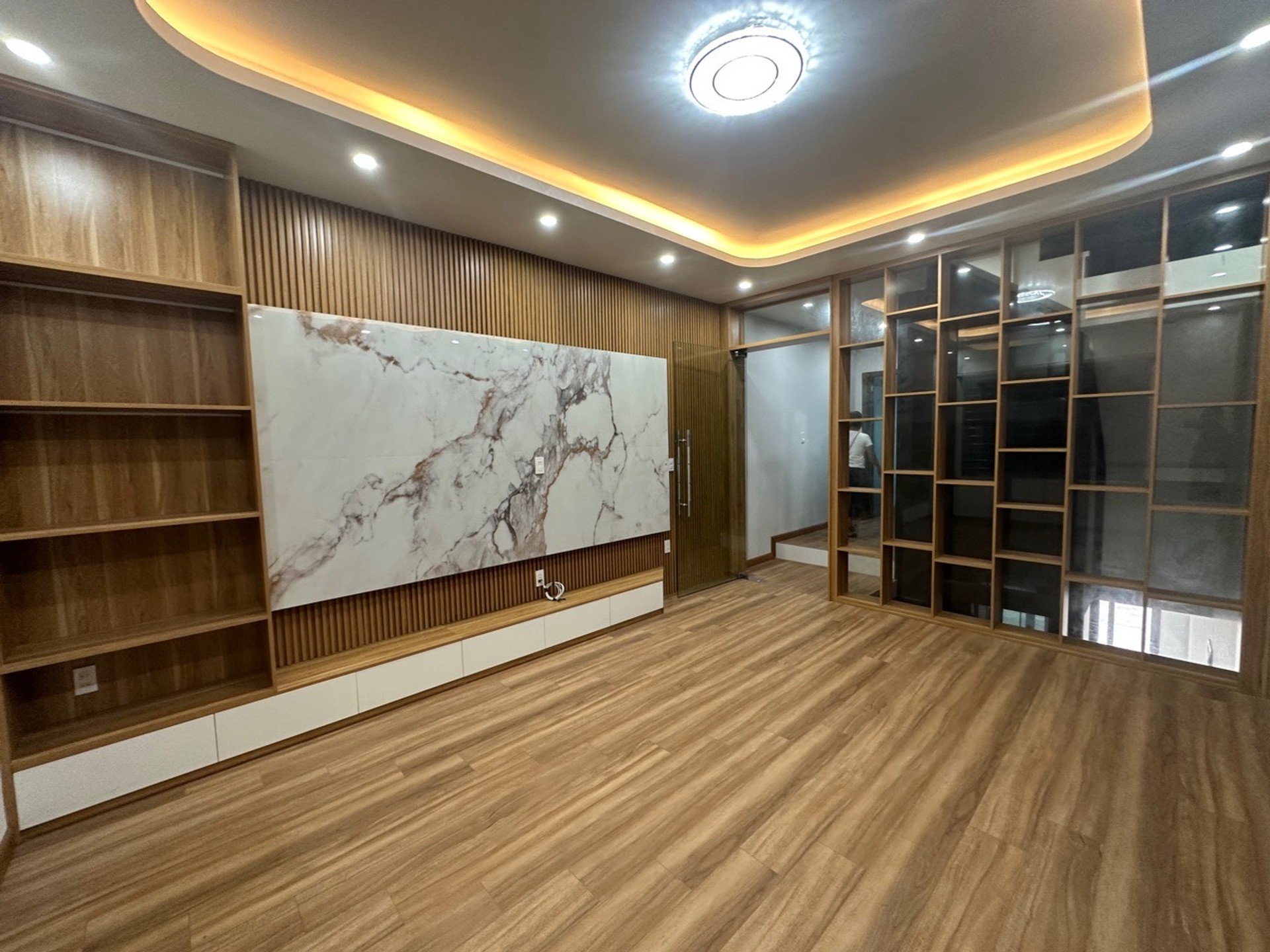 Nhà 5 Tầng Thang Máy Trung Tâm Hải Phòng - Không Thể Bỏ Lỡ!
