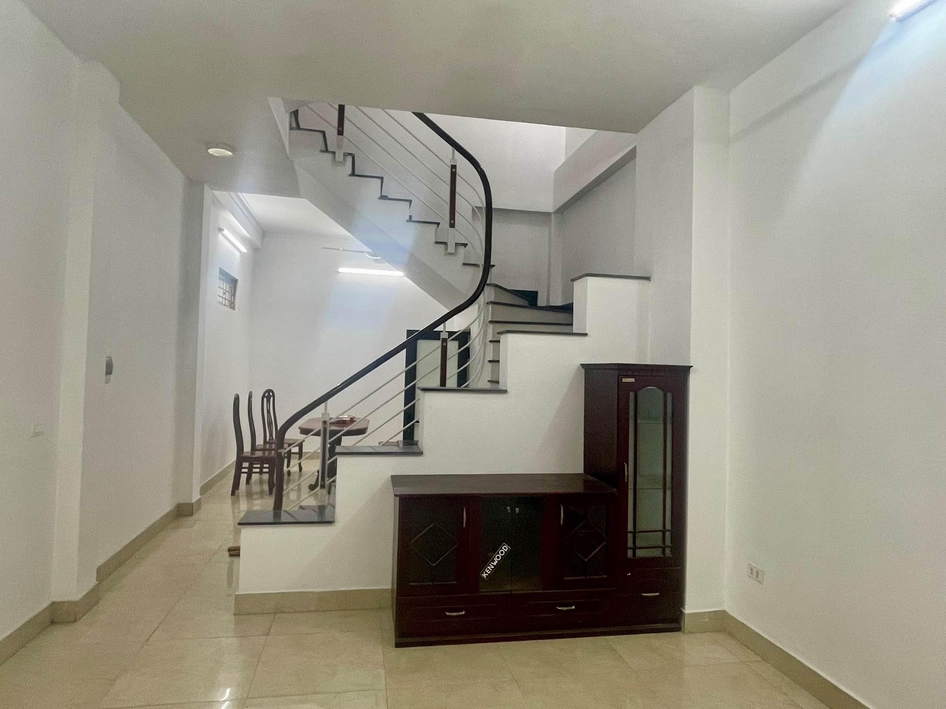 NHÀ RIÊNG PHỐ Ô CÁCH – NGÕ NÔNG – GẦN Ô TÔ TRÁNH – 43,8m-GIÁ 7,1tỷ VNĐ NHÀ ĐẸP Ở NGAY 🔥