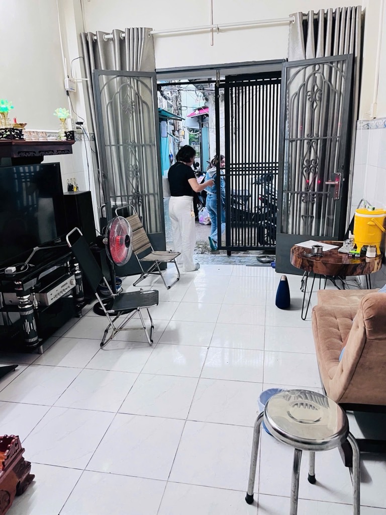 Bán nhà riêng 40.7m² - Bãi Sậy, Quận 6 - Giá 4.3 tỷ lý tưởng cho gia đình