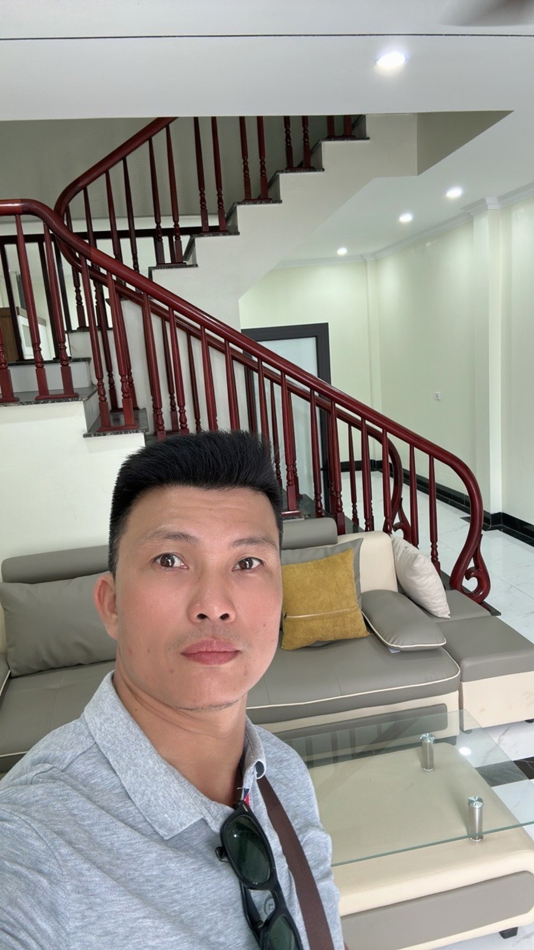 Nhà Mới, 3 Tầng - Tiện Ích Đầy Đủ Tại Lạc Đạo!