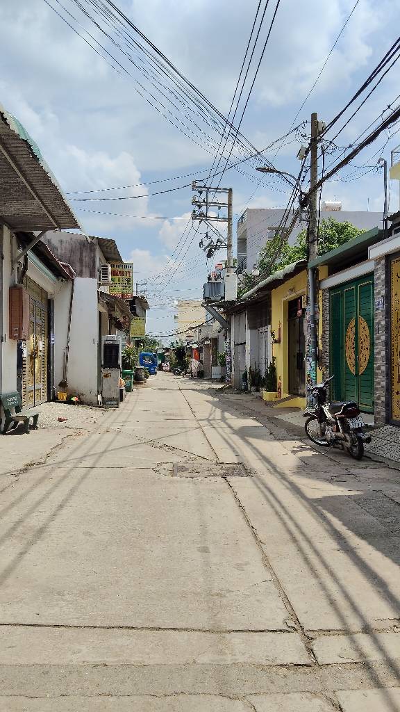 Ngôi Nhà Phố Đích Thực Giữa Lòng Bình Tân