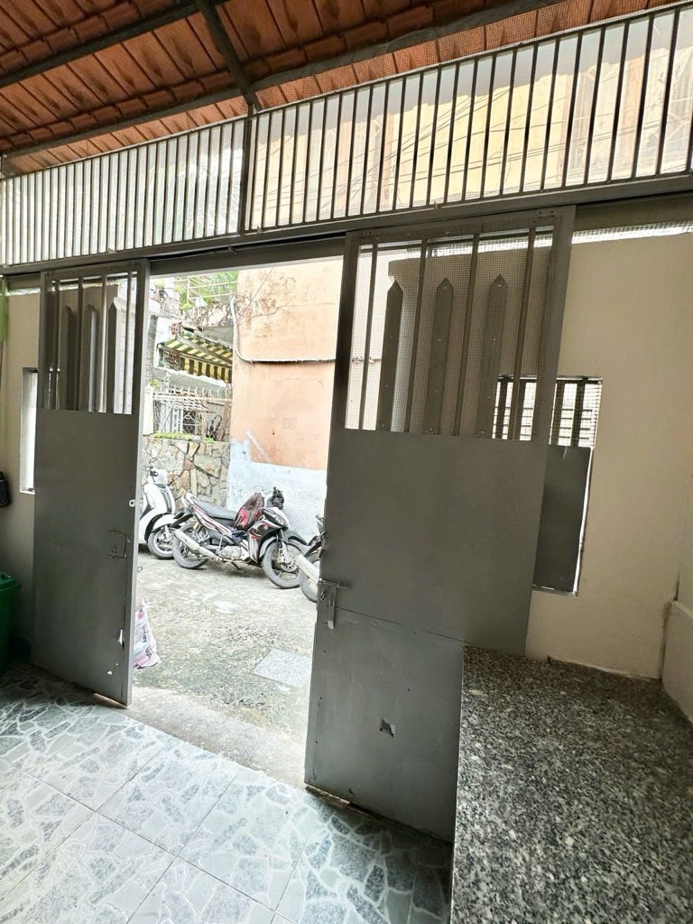 Nhà Bán Bạch Đằng - 2 tầng - dòng tiền 12,5tr/tháng - chỉ 5.75 tỷ TL