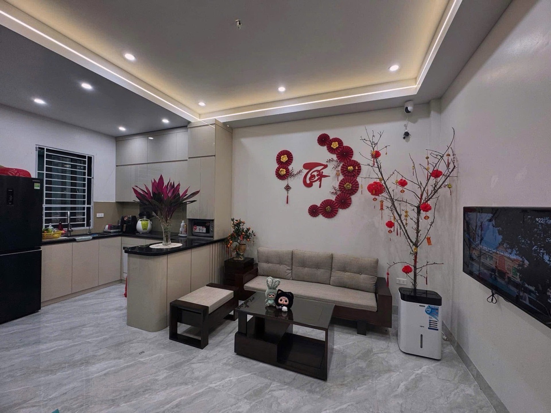 Nhà 5 Tầng Đẹp Tại Trung Tâm Gia Thuỵ - Cơ Hội Vàng!