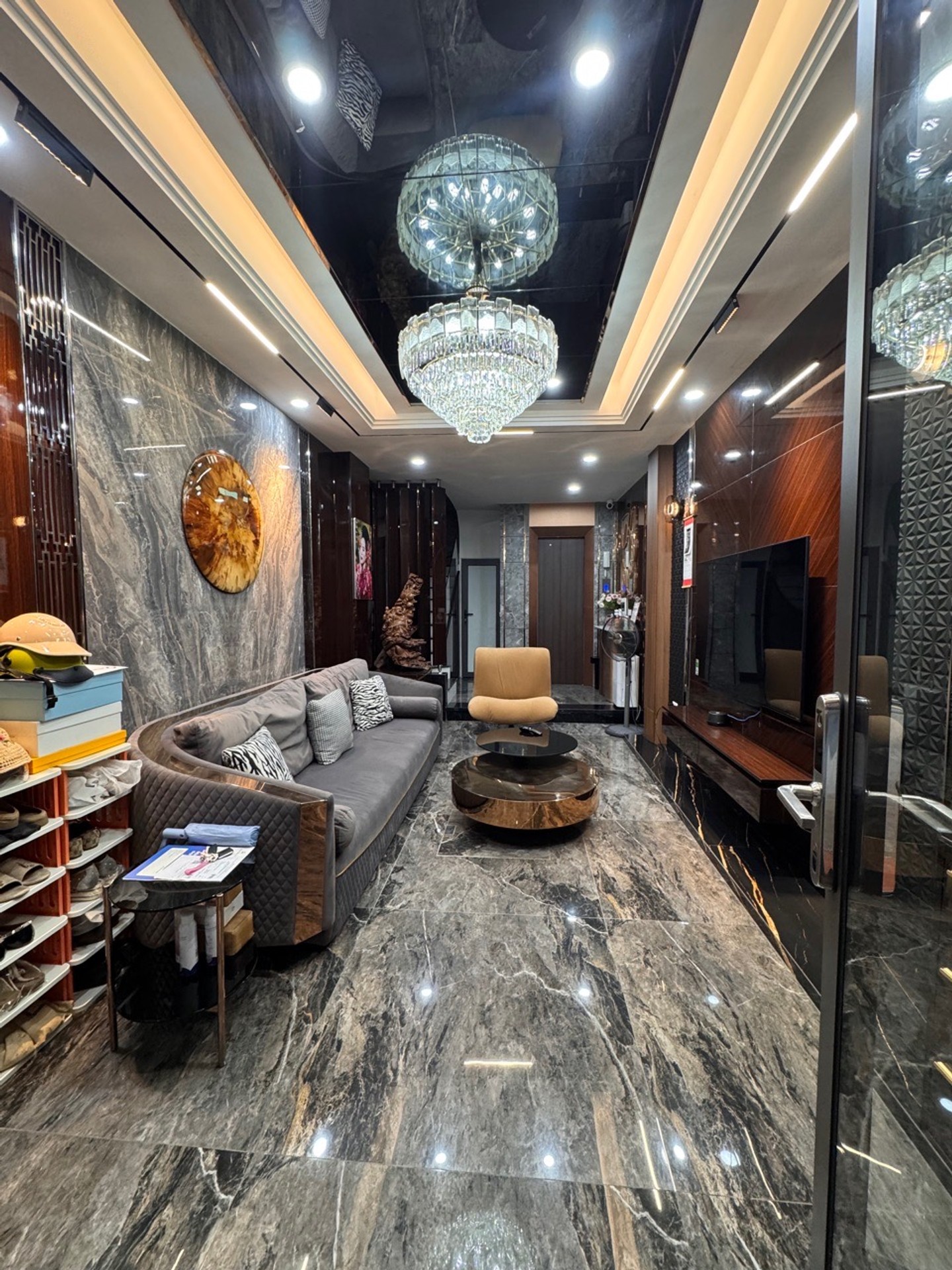 Ngôi Nhà Mơ Ước Trên Phố Nguyễn Ngọc Vũ! 🌟